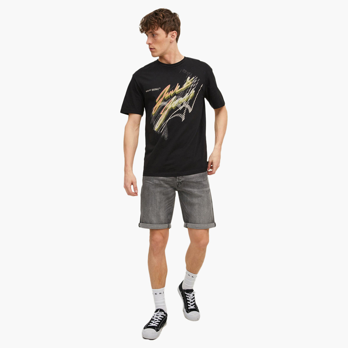 تي شيرت جاك آند جونز رجالي بأكمام قصيرة وياقة دائرية وطبعات سوداء-men-clothing-tshirtsandpolos-tshirts-image-4