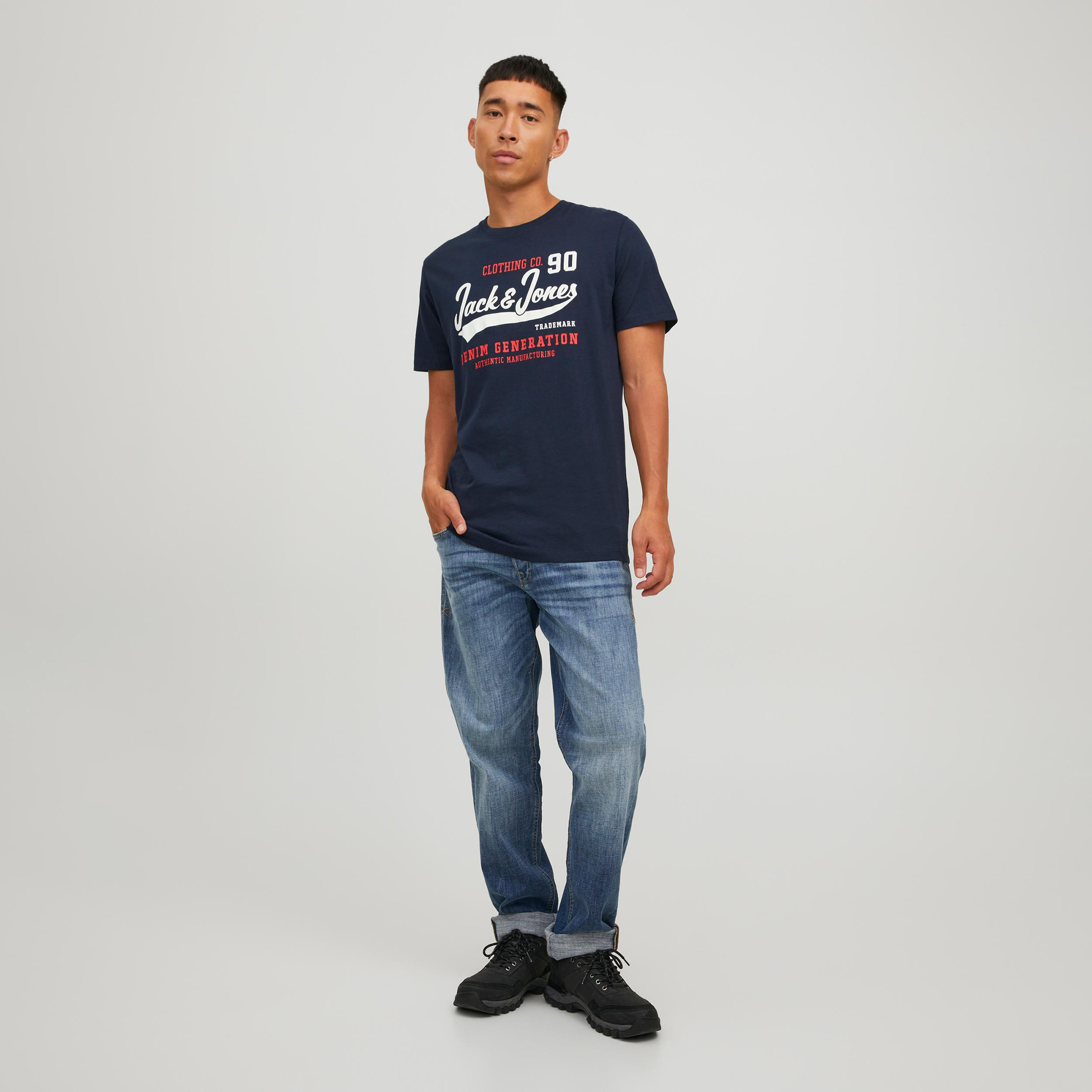 تيشيرت جاك آند جونز بأكمام قصيرة وياقة دائرية مطبوعة بلون أزرق كحلي للرجال-men-clothing-tshirtsandpolos-tshirts-image-6