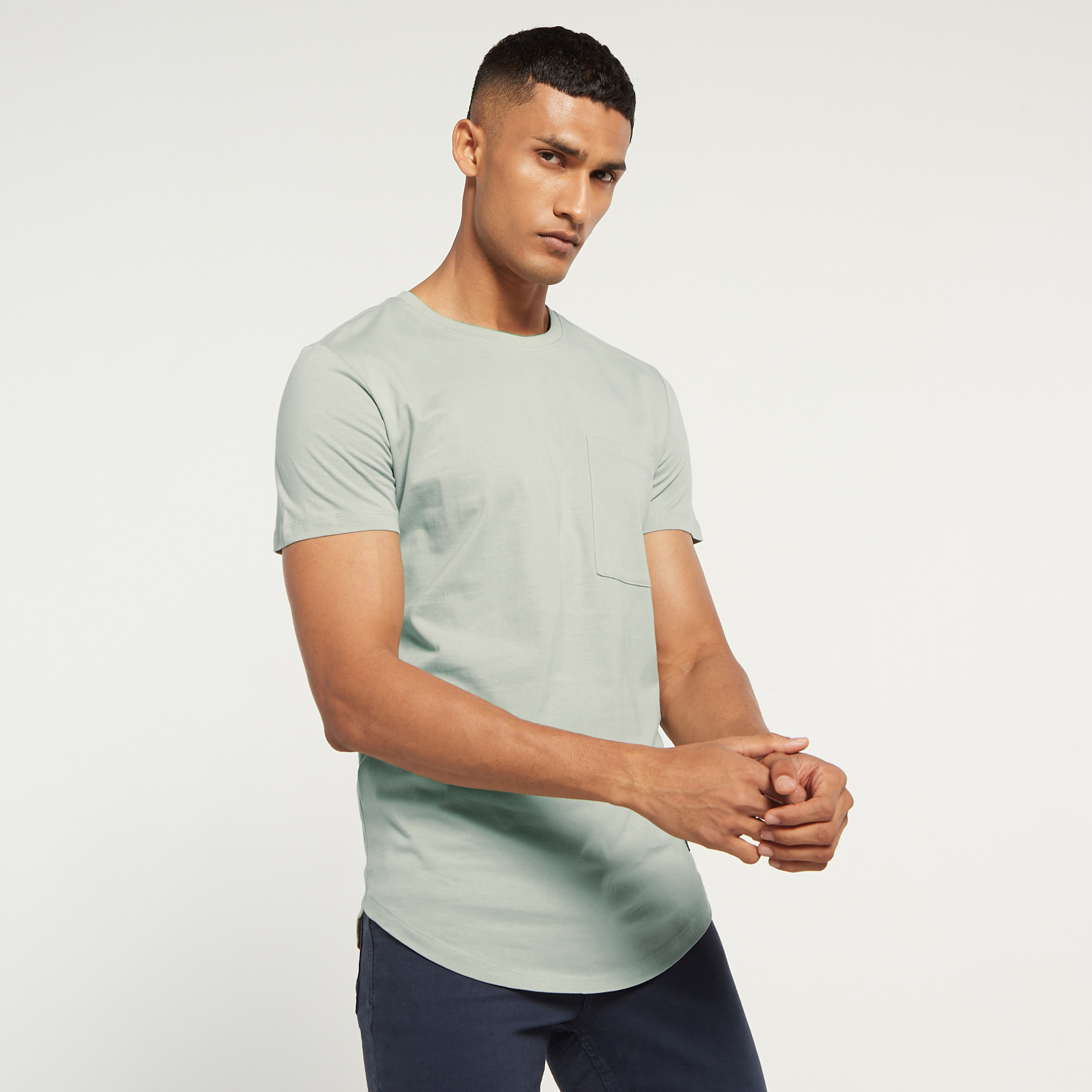 تي شيرت من جاك آند جونز سادة بأكمام قصيرة و ياقة مستديرة-men-clothing-tshirtsandpolos-tshirts-image-9