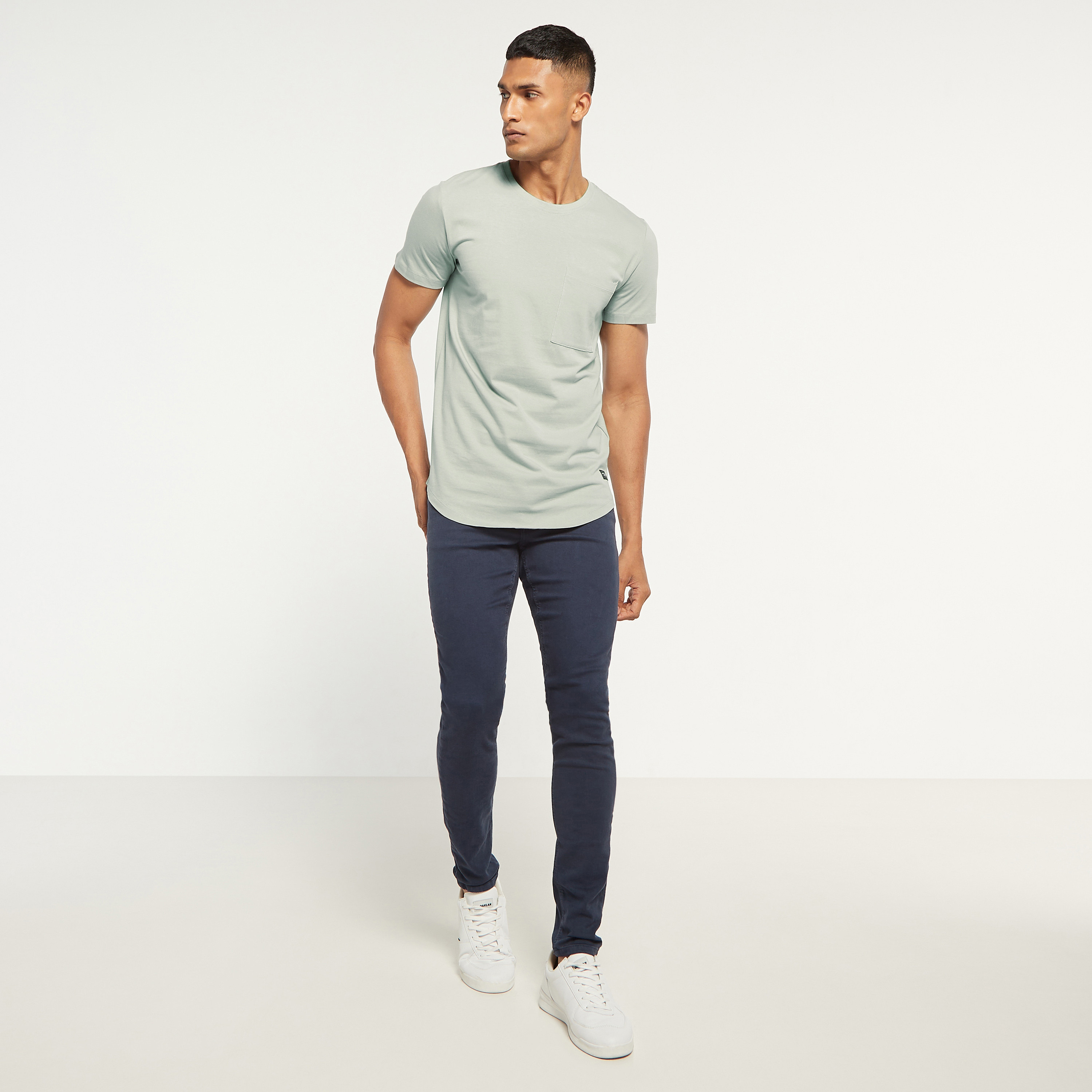 تي شيرت من جاك آند جونز سادة بأكمام قصيرة و ياقة مستديرة-men-clothing-tshirtsandpolos-tshirts-image-10