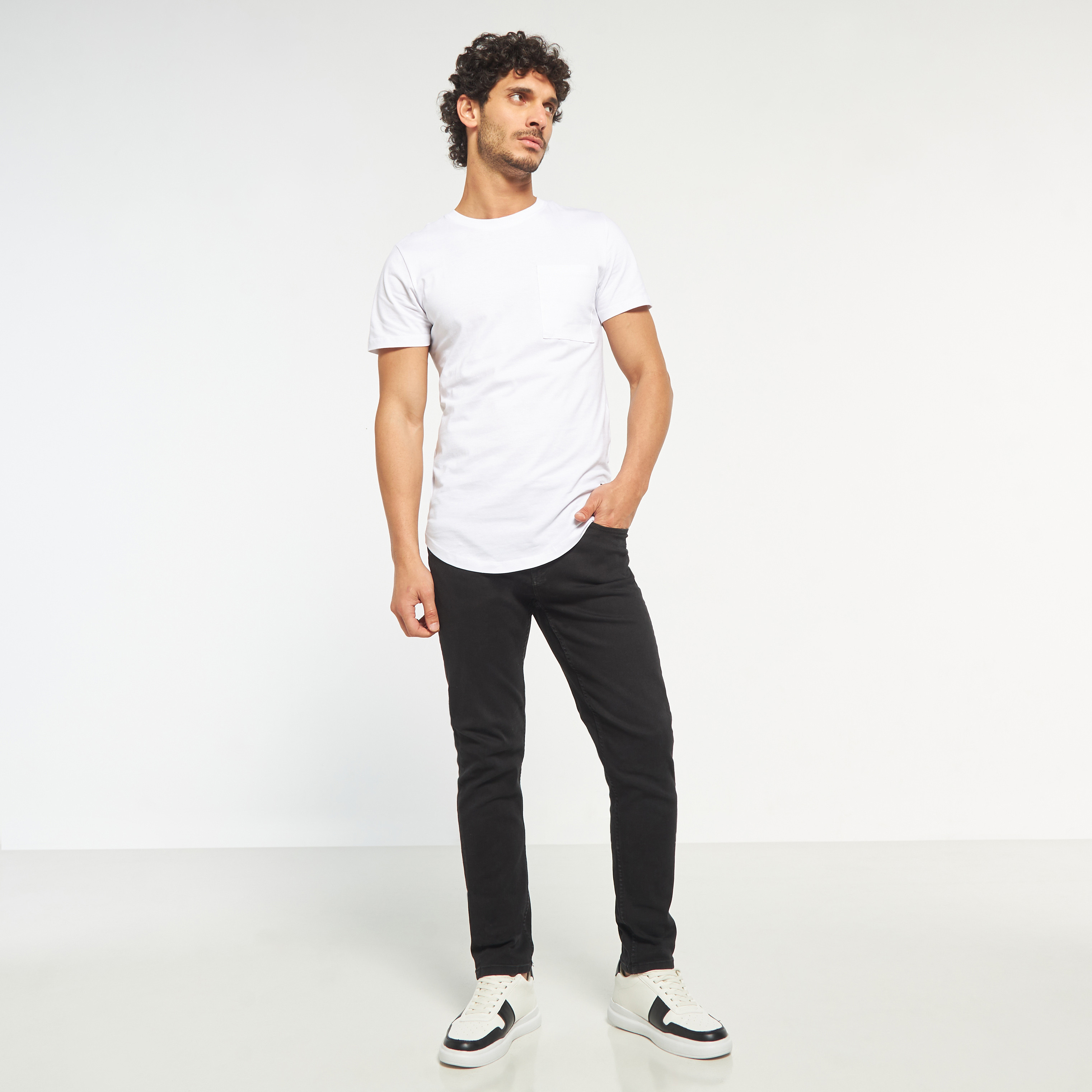 تي شيرت من جاك آند جونز سادة بأكمام قصيرة و ياقة مستديرة-men-clothing-tshirtsandpolos-tshirts-image-14