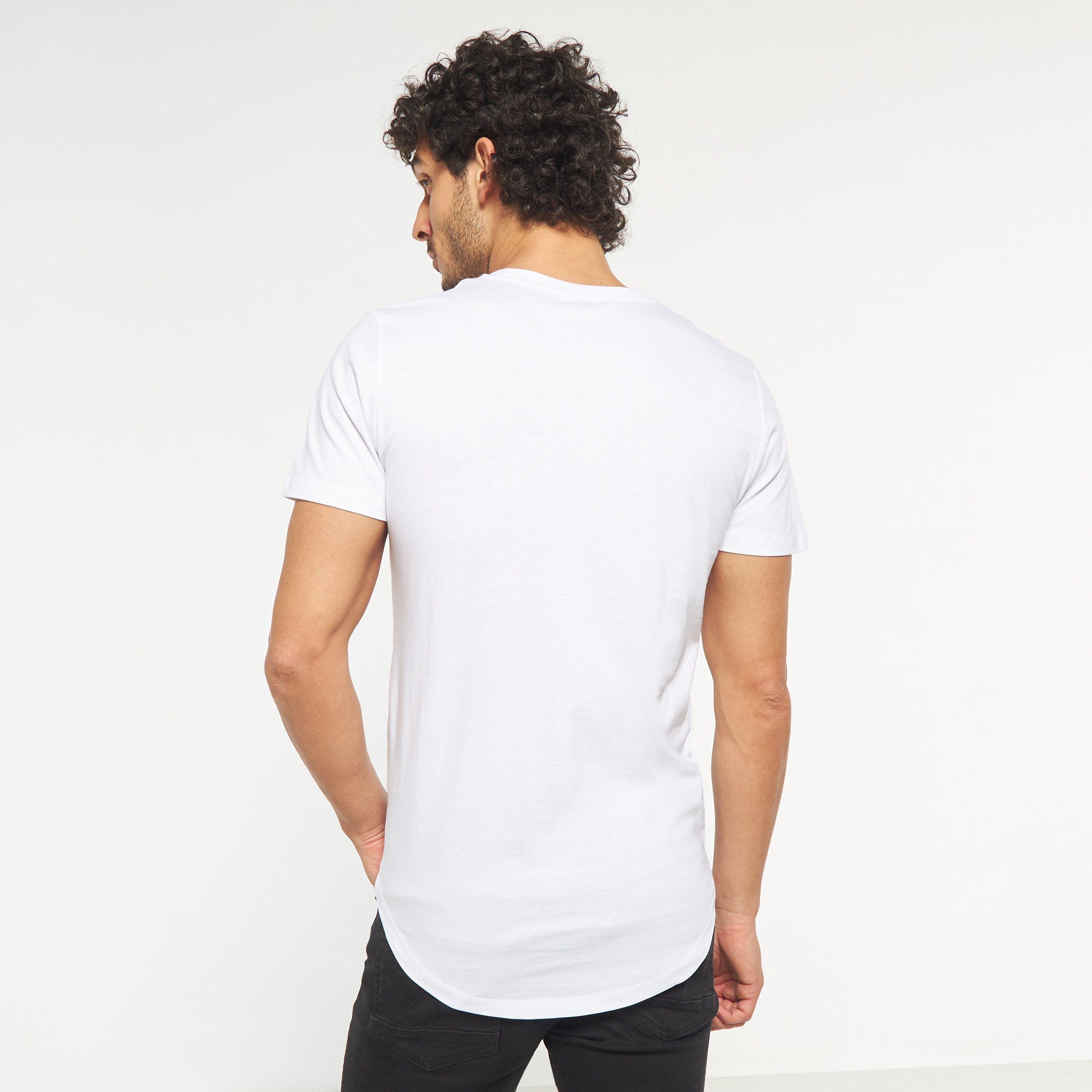 تي شيرت من جاك آند جونز سادة بأكمام قصيرة و ياقة مستديرة-men-clothing-tshirtsandpolos-tshirts-image-15