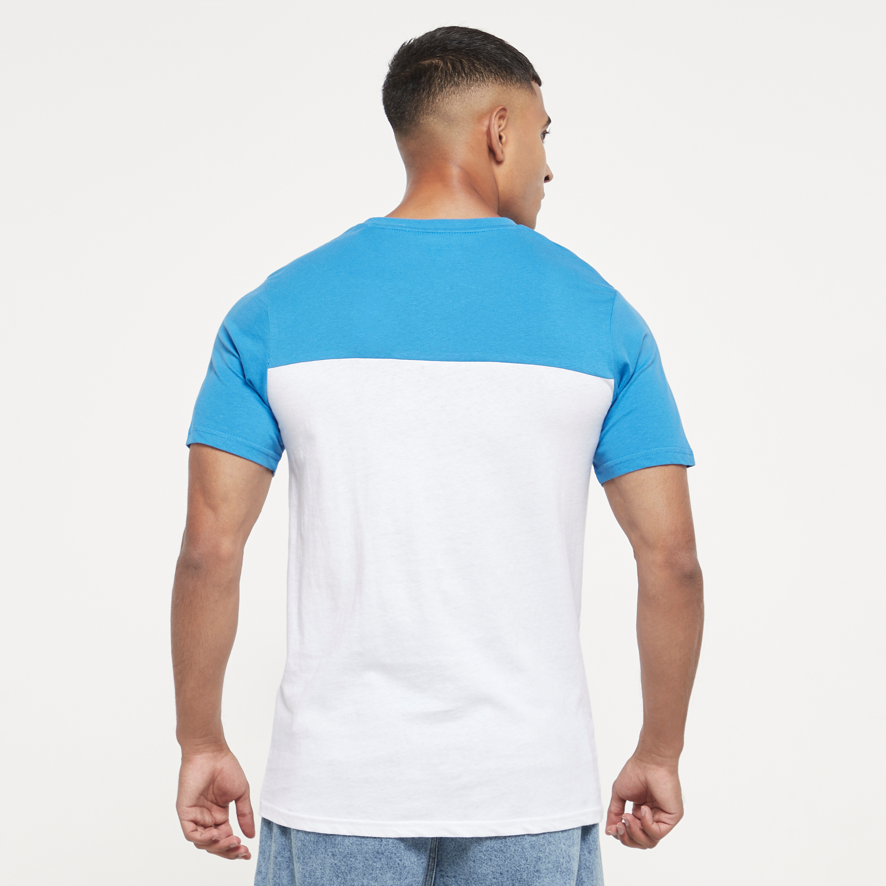 تي شيرت من جاك آند جونز مع شعار بأكمام قصيرة و ياقة مستديرة-men-clothing-tshirtsandpolos-tshirts-image-3