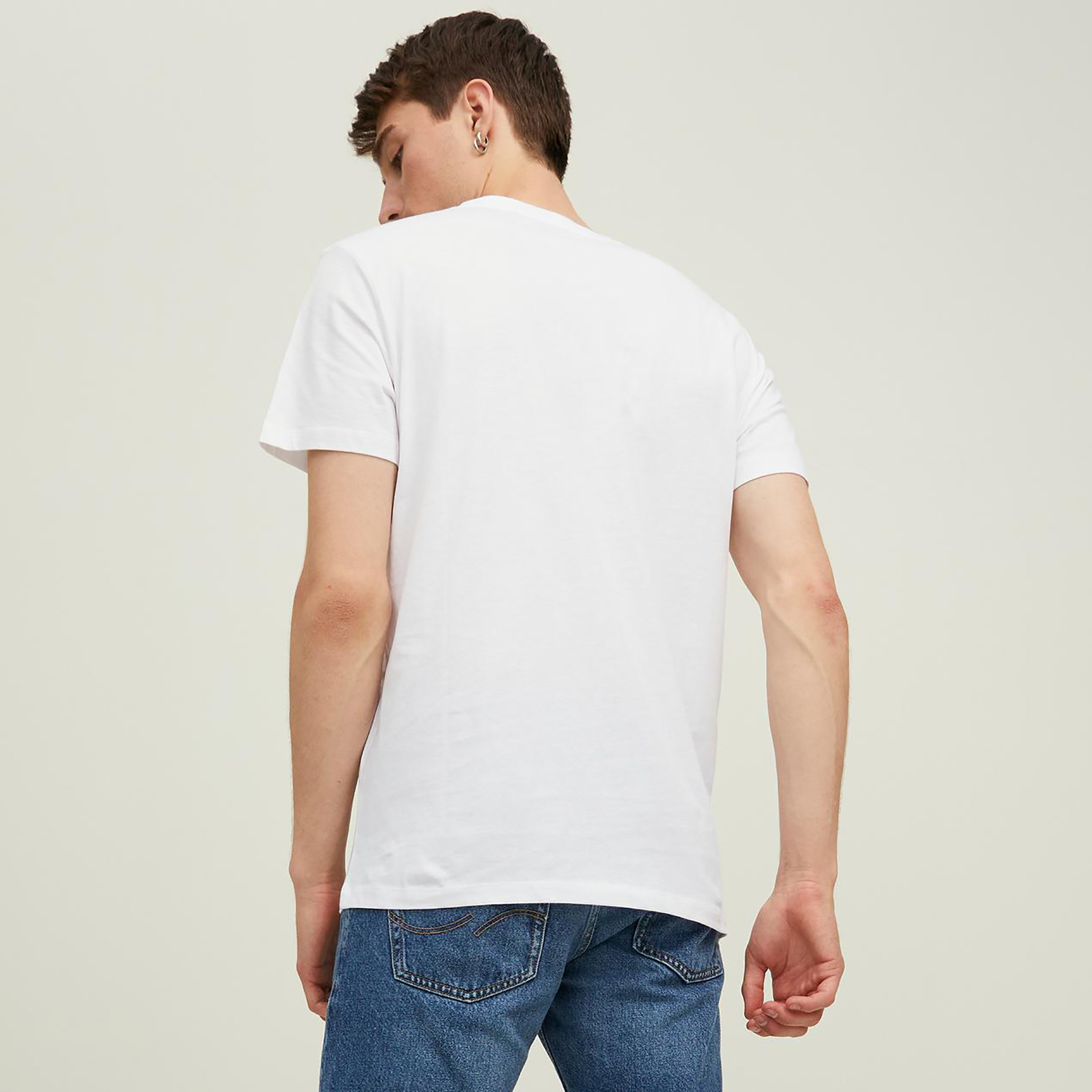 تي شيرت من جاك آند جونز مطبوع بأكمام قصيرة و ياقة مستديرة-men-clothing-tshirtsandpolos-tshirts-image-19