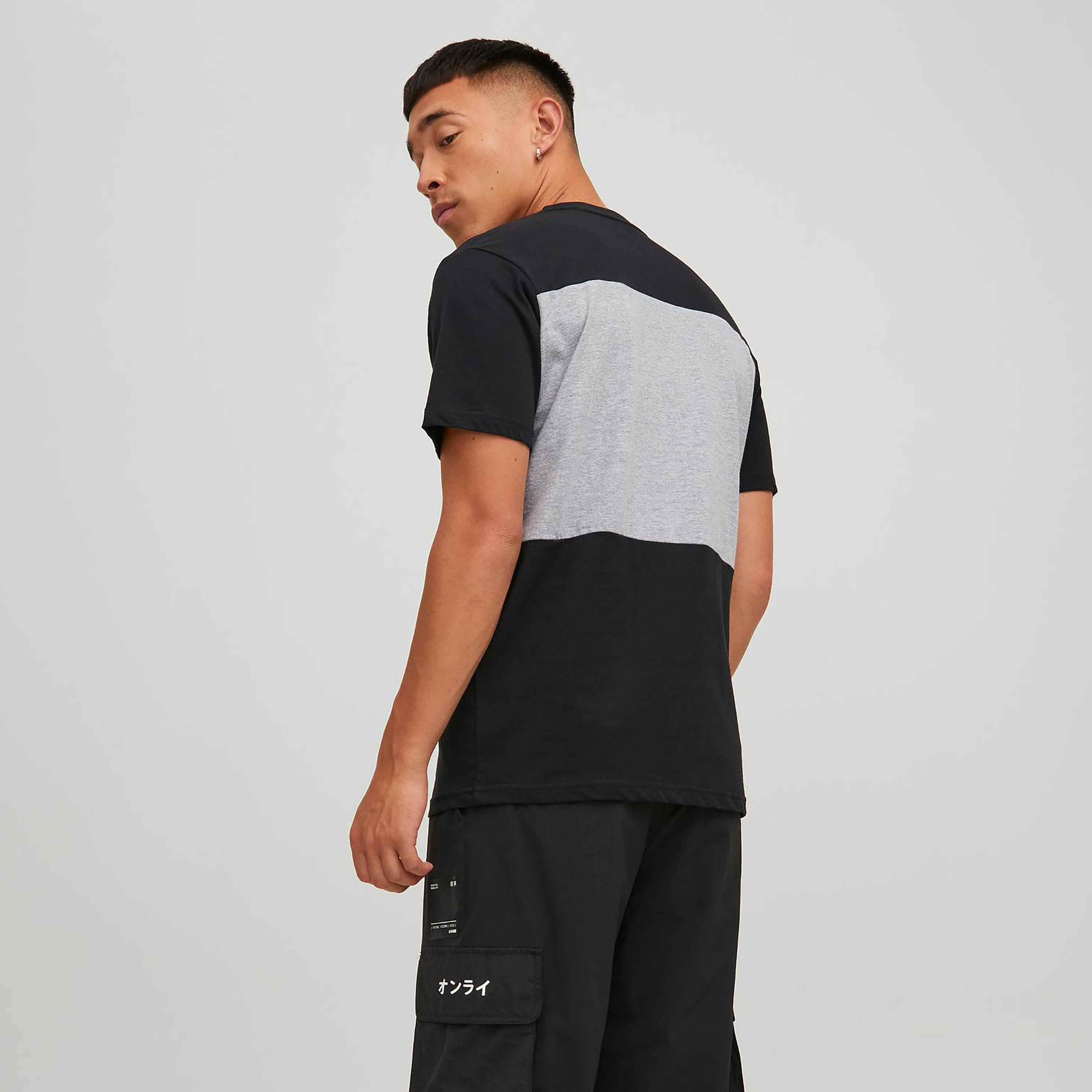 تي شيرت من جاك آند جونز بأكمام قصيرة و ياقة مستديرة و ضيقة-men-clothing-tshirtsandpolos-tshirts-image-4