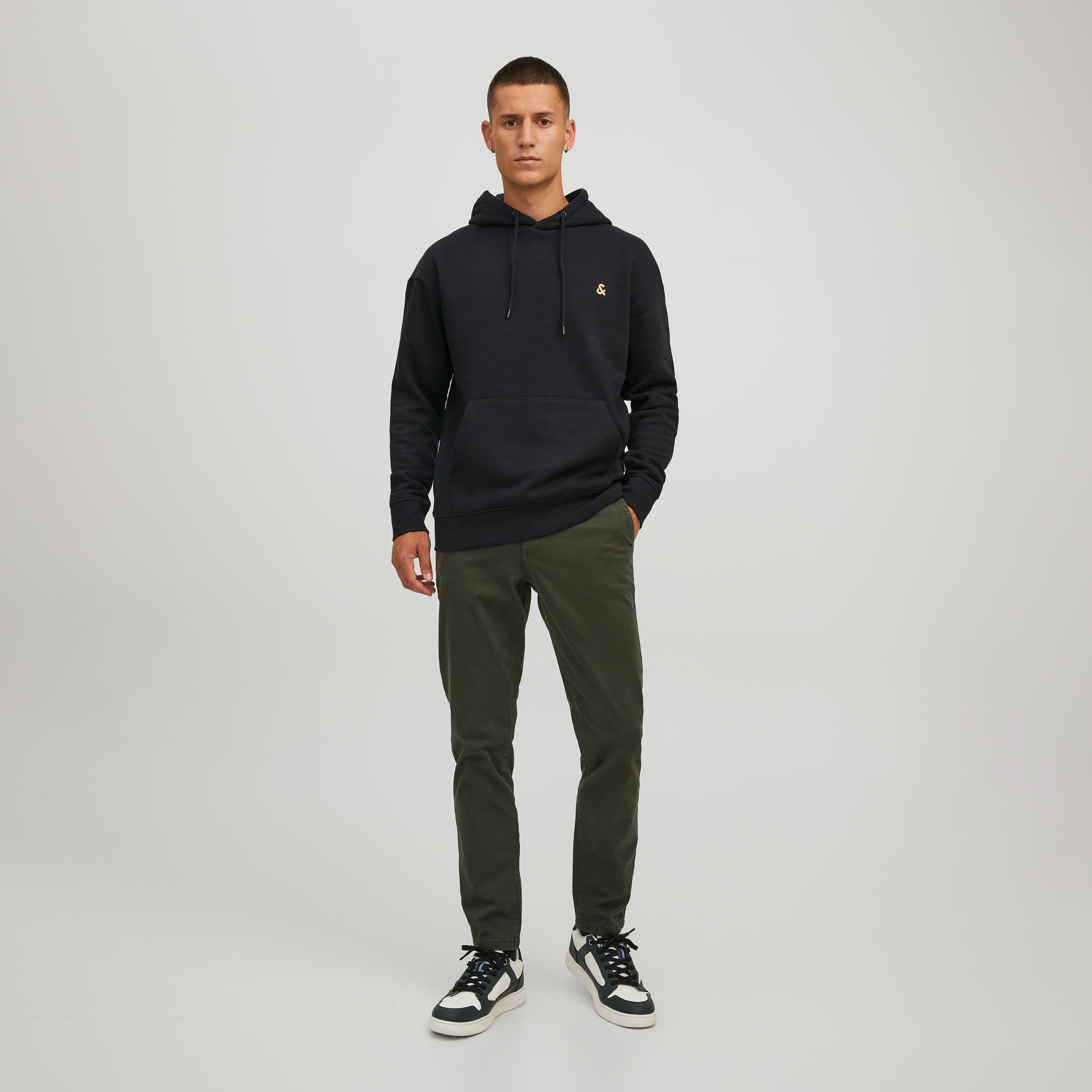 هودي من جاك آند جونز سادة بأكمام طويلة وجيب كانغارو-men-winterwear-hoodiesandsweatshirts-image-7