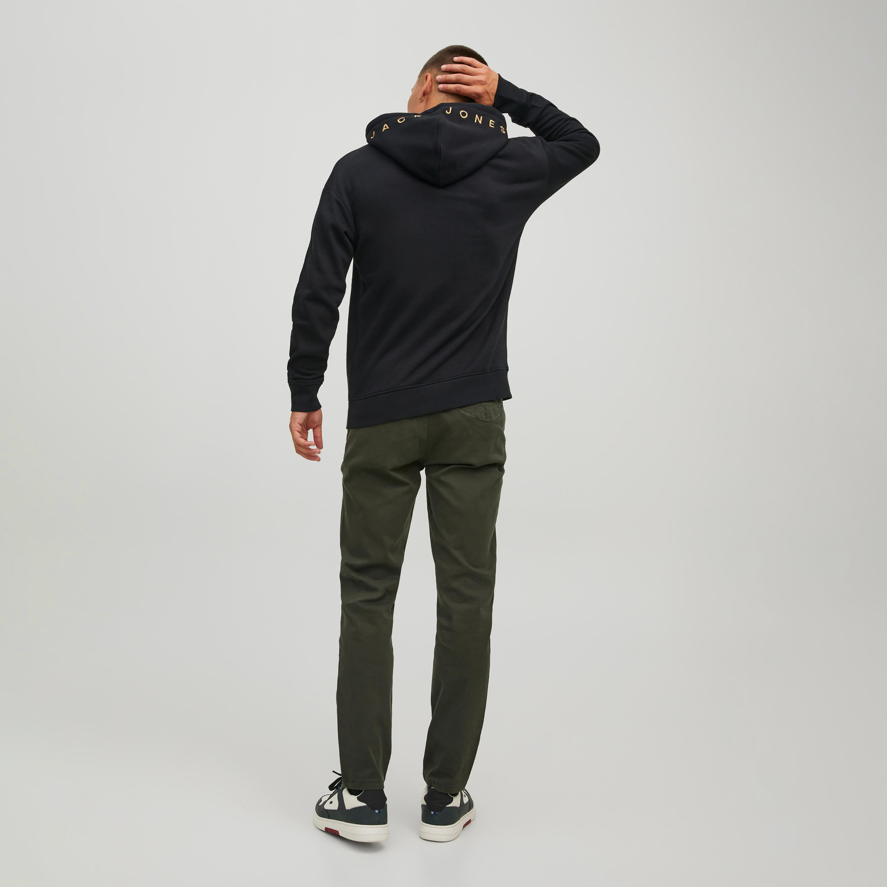 هودي من جاك آند جونز سادة بأكمام طويلة وجيب كانغارو-men-winterwear-hoodiesandsweatshirts-image-9