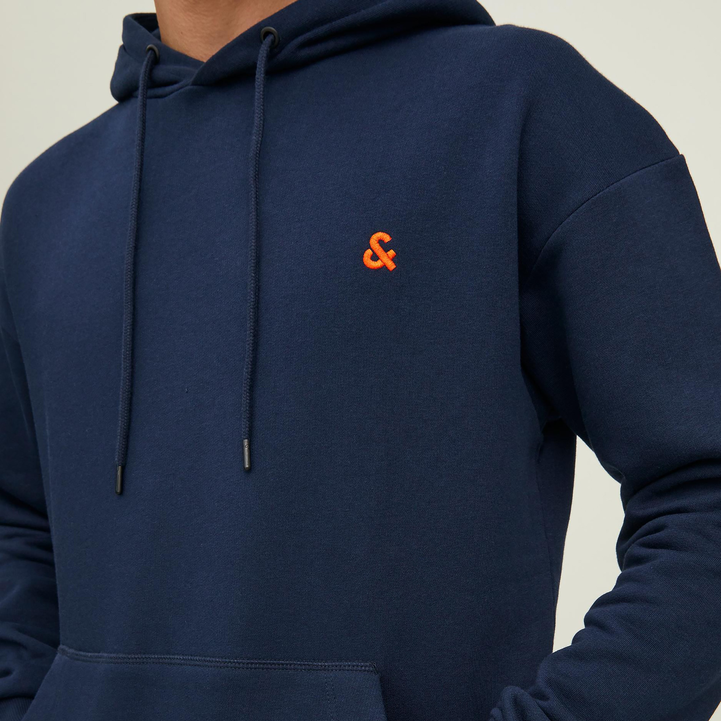 هودي من جاك آند جونز سادة بأكمام طويلة وجيب كانغارو-men-winterwear-hoodiesandsweatshirts-image-13