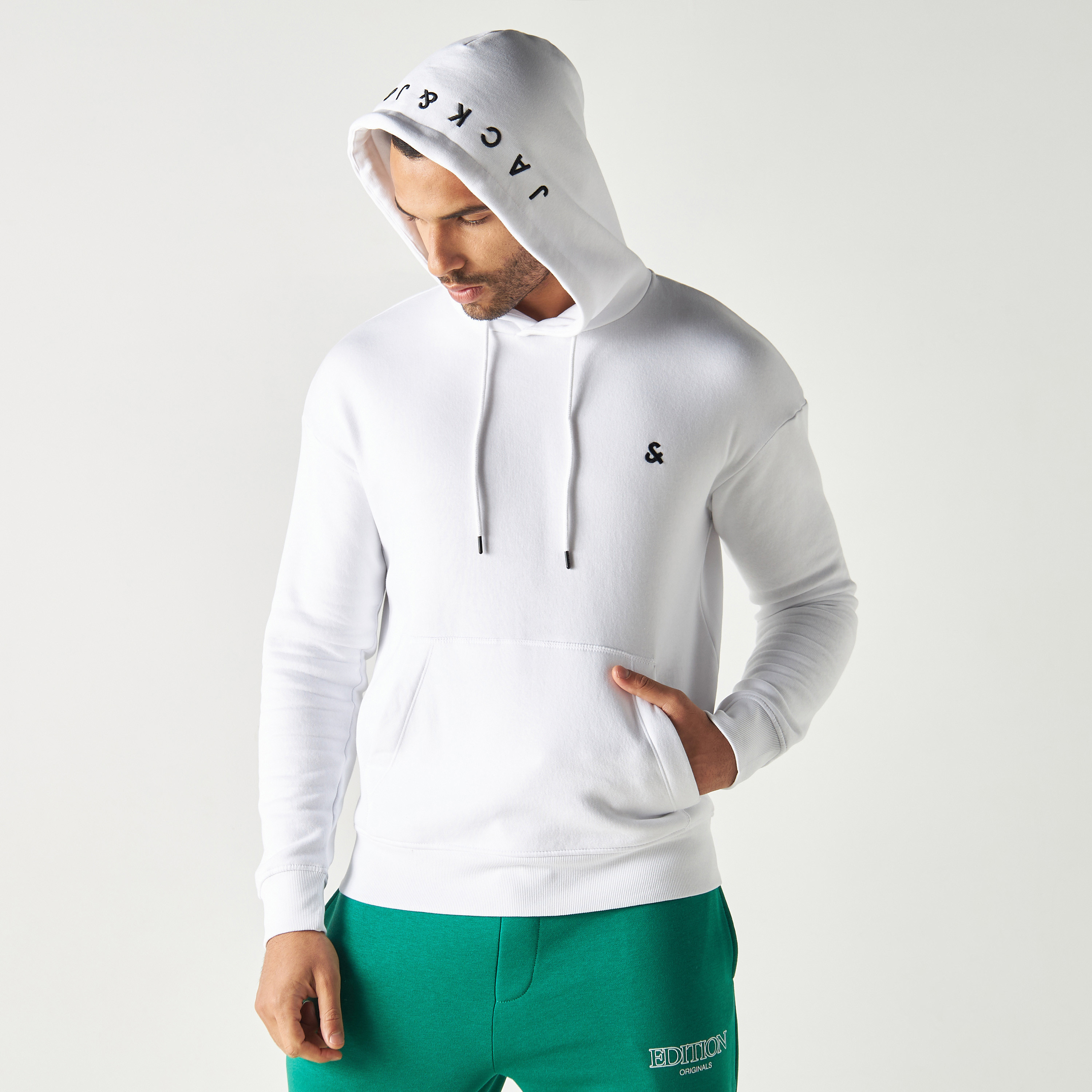 هودي من جاك آند جونز سادة بأكمام طويلة وجيب كانغارو-men-winterwear-hoodiesandsweatshirts-image-16