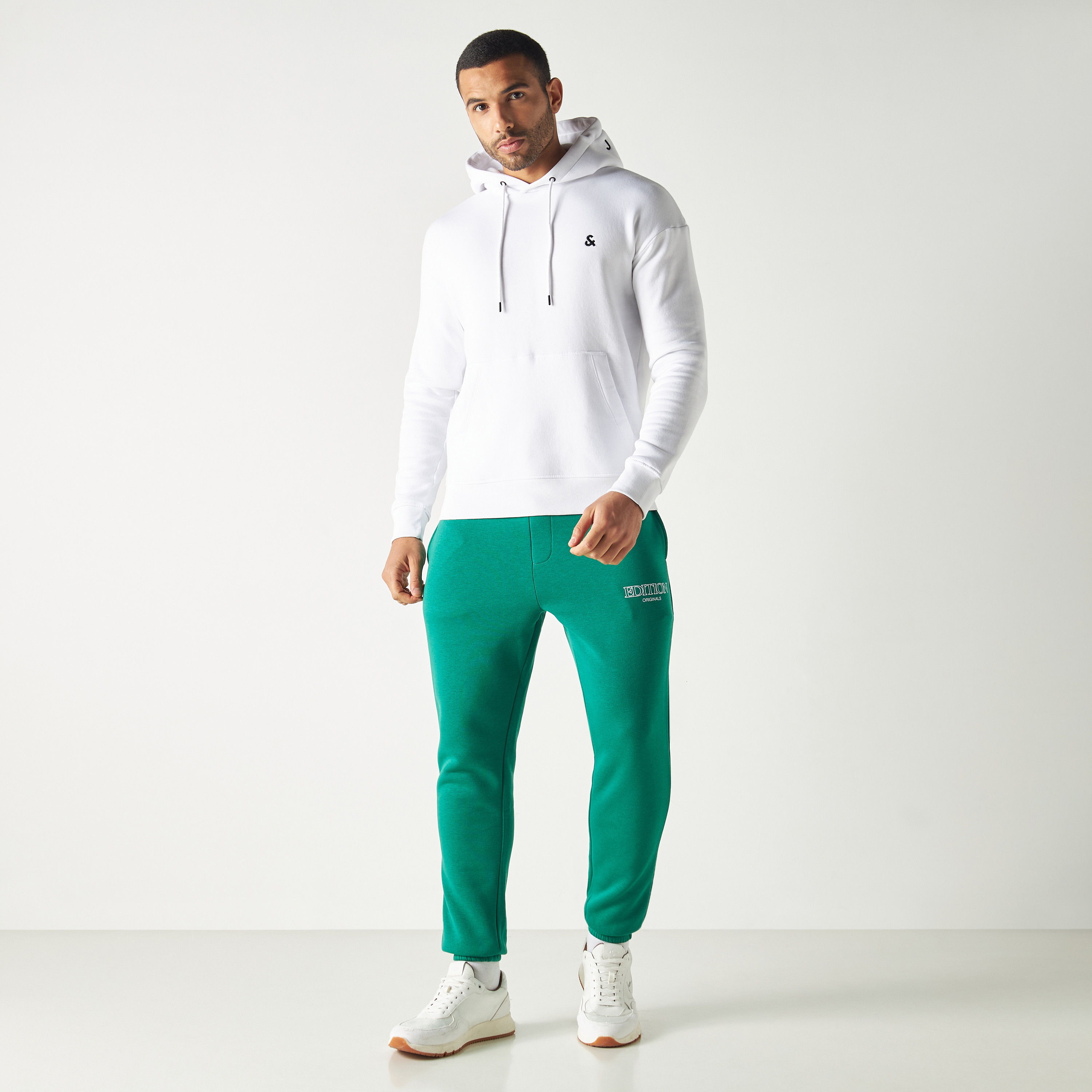 هودي من جاك آند جونز سادة بأكمام طويلة وجيب كانغارو-men-winterwear-hoodiesandsweatshirts-image-17