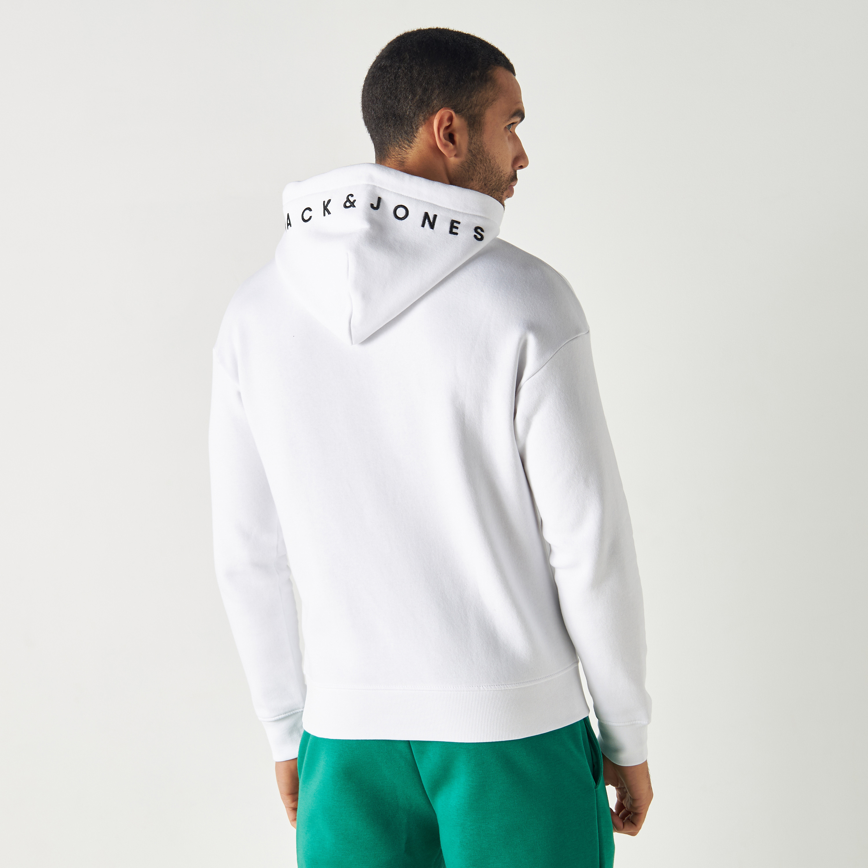 هودي من جاك آند جونز سادة بأكمام طويلة وجيب كانغارو-men-winterwear-hoodiesandsweatshirts-image-18