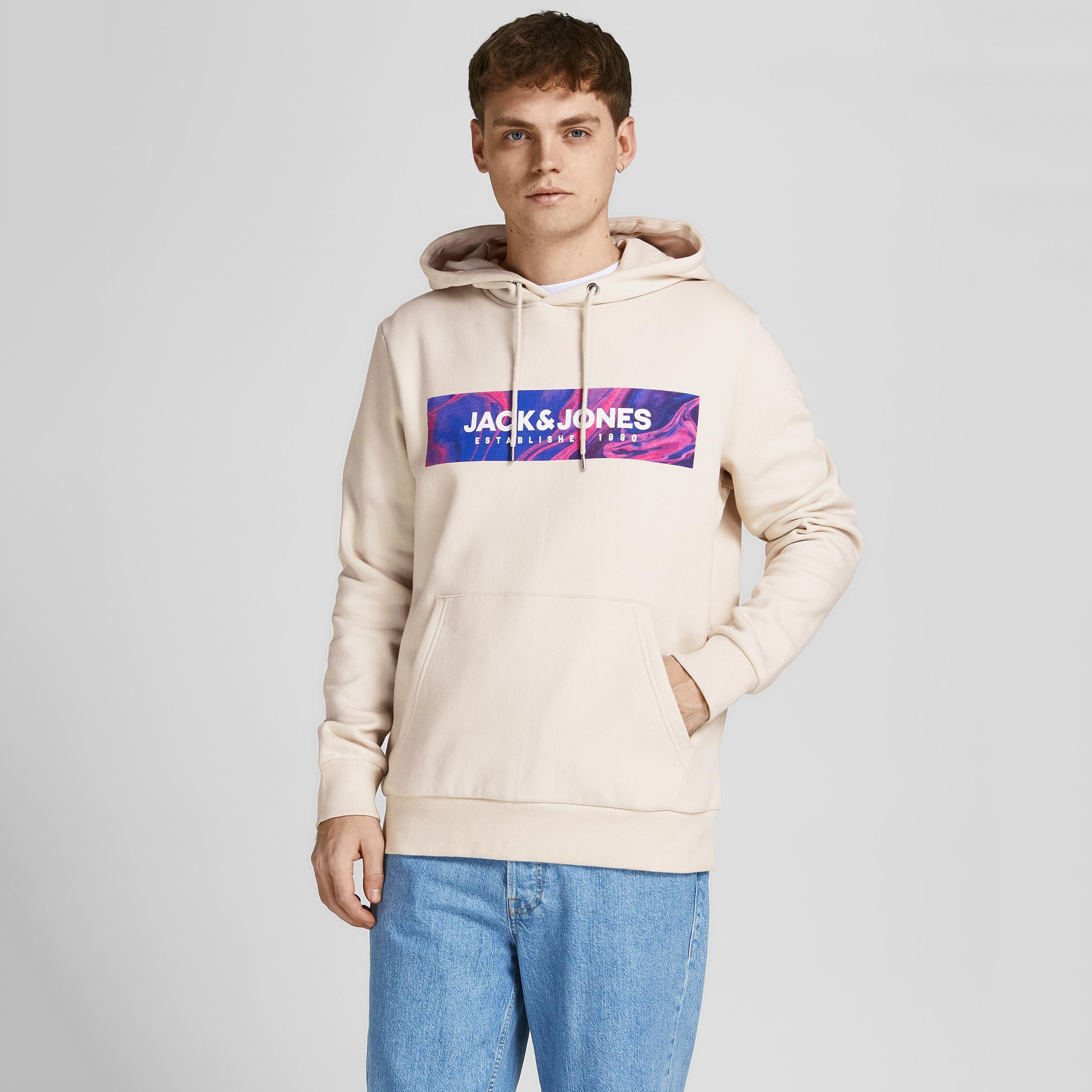 هودي جاك آند جونزبجيب كنغر وبأكمام طويلة وطبعة بيج للرجال-men-winterwear-hoodiesandsweatshirts-image-1