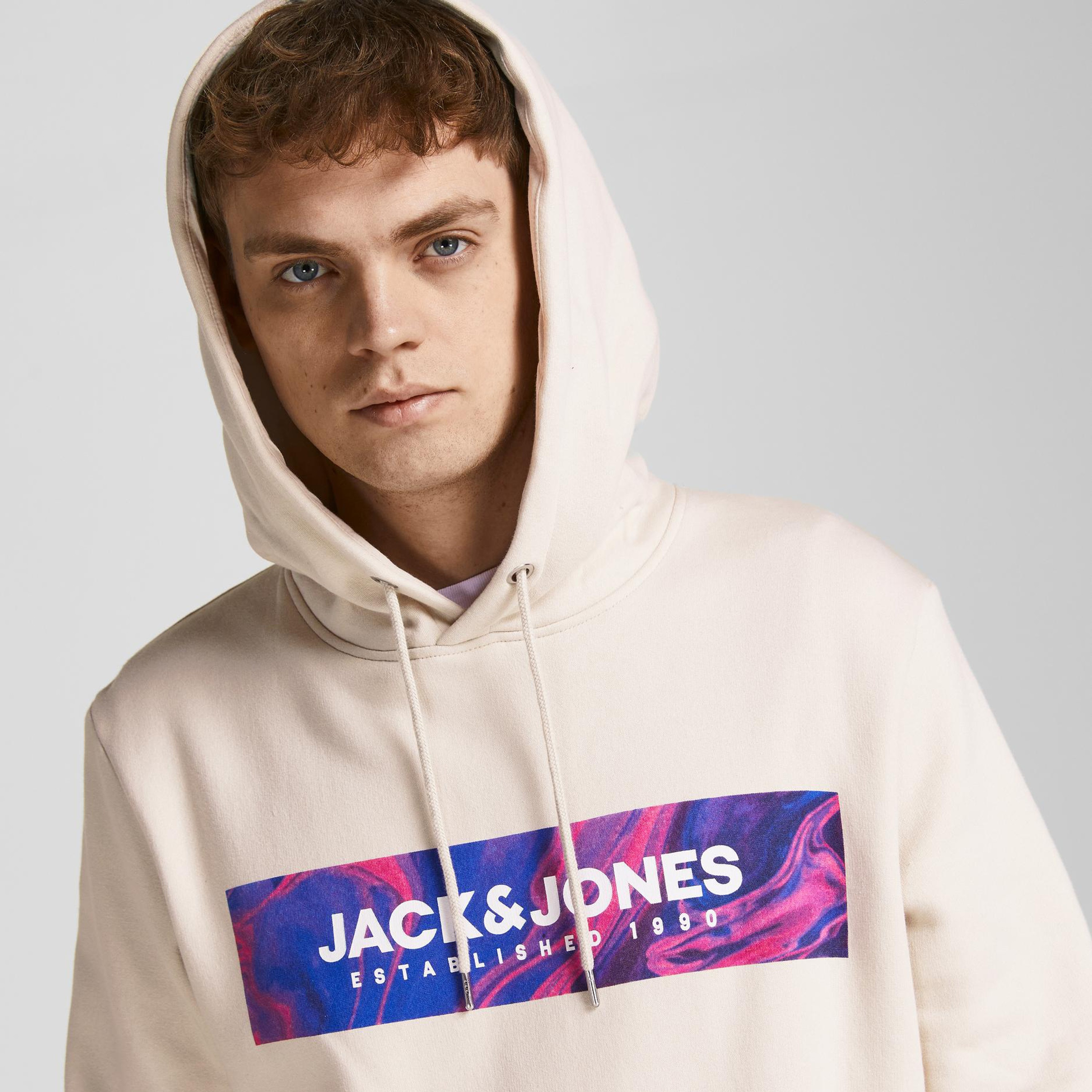 هودي جاك آند جونزبجيب كنغر وبأكمام طويلة وطبعة بيج للرجال-men-winterwear-hoodiesandsweatshirts-image-3