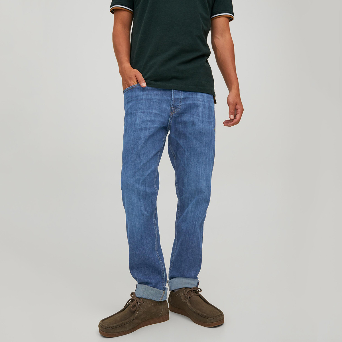 بنطلون جينز جاك آند جونز رجالي بلون أزرق ممزق بقصة ضيقة سادة بجيوب-men-clothing-jeans-image-1