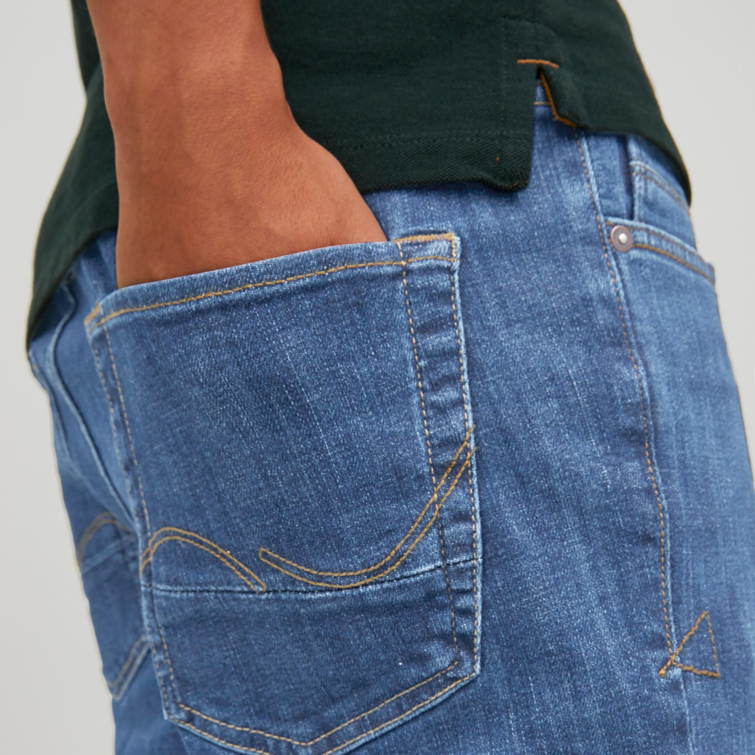 بنطلون جينز جاك آند جونز رجالي بلون أزرق ممزق بقصة ضيقة سادة بجيوب-men-clothing-bottoms-jeans-image-4