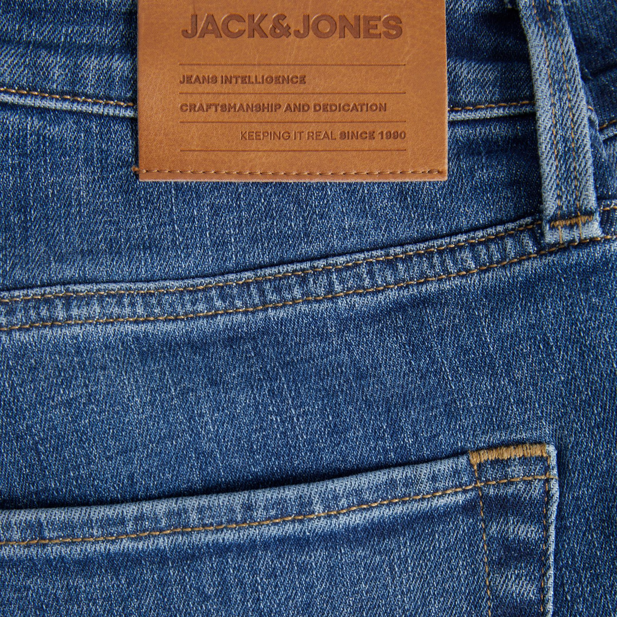 بنطلون جينز رجالي من جاك آند جونز بلون أزرق سادة مع قصّة ضيّقة بجيب خاص-men-clothing-jeans-image-4