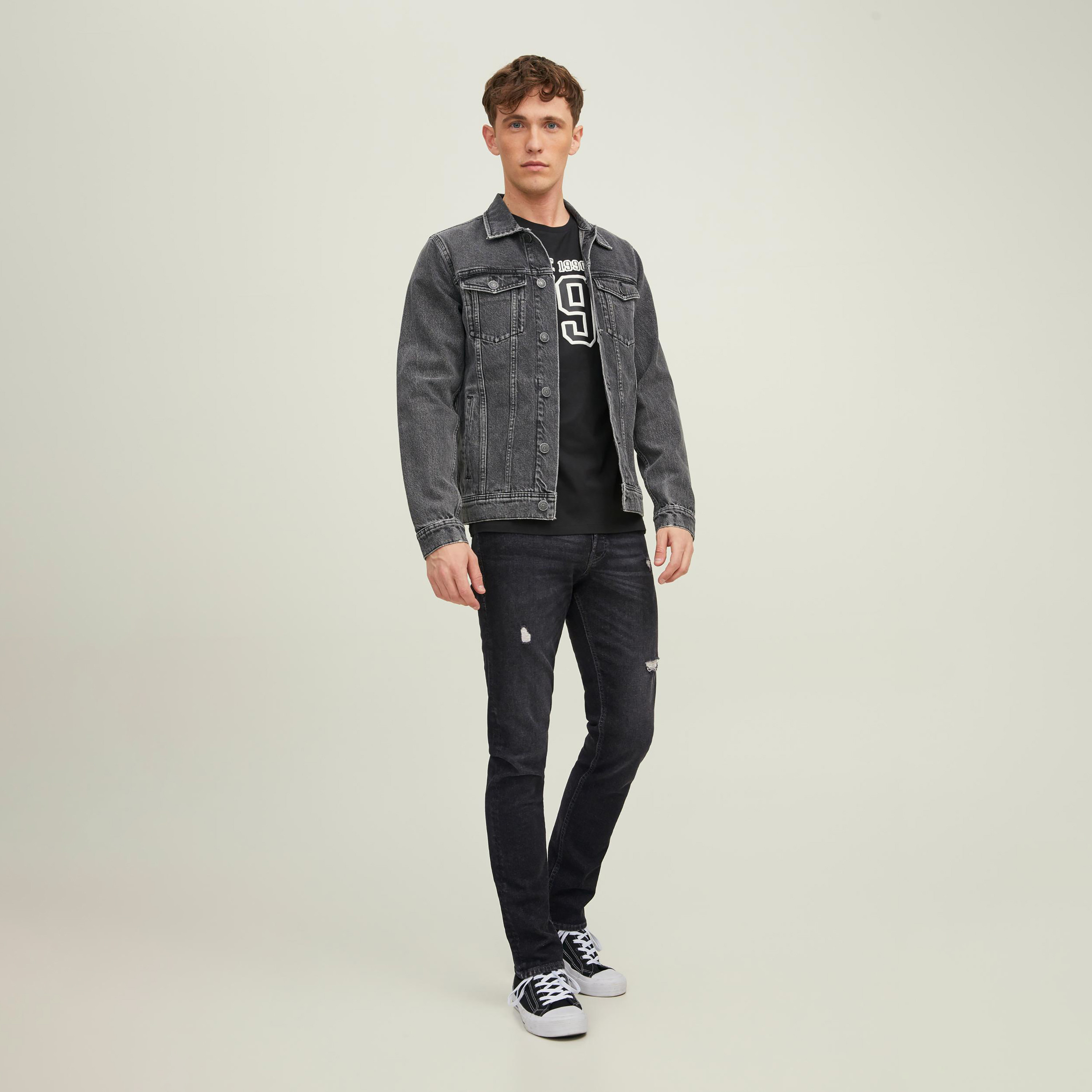 بنطال جينز من جاك آند جونز بقصّة ضيّقة مع خصر متوسط بلون اسود-men-clothing-bottoms-jeans-image-6