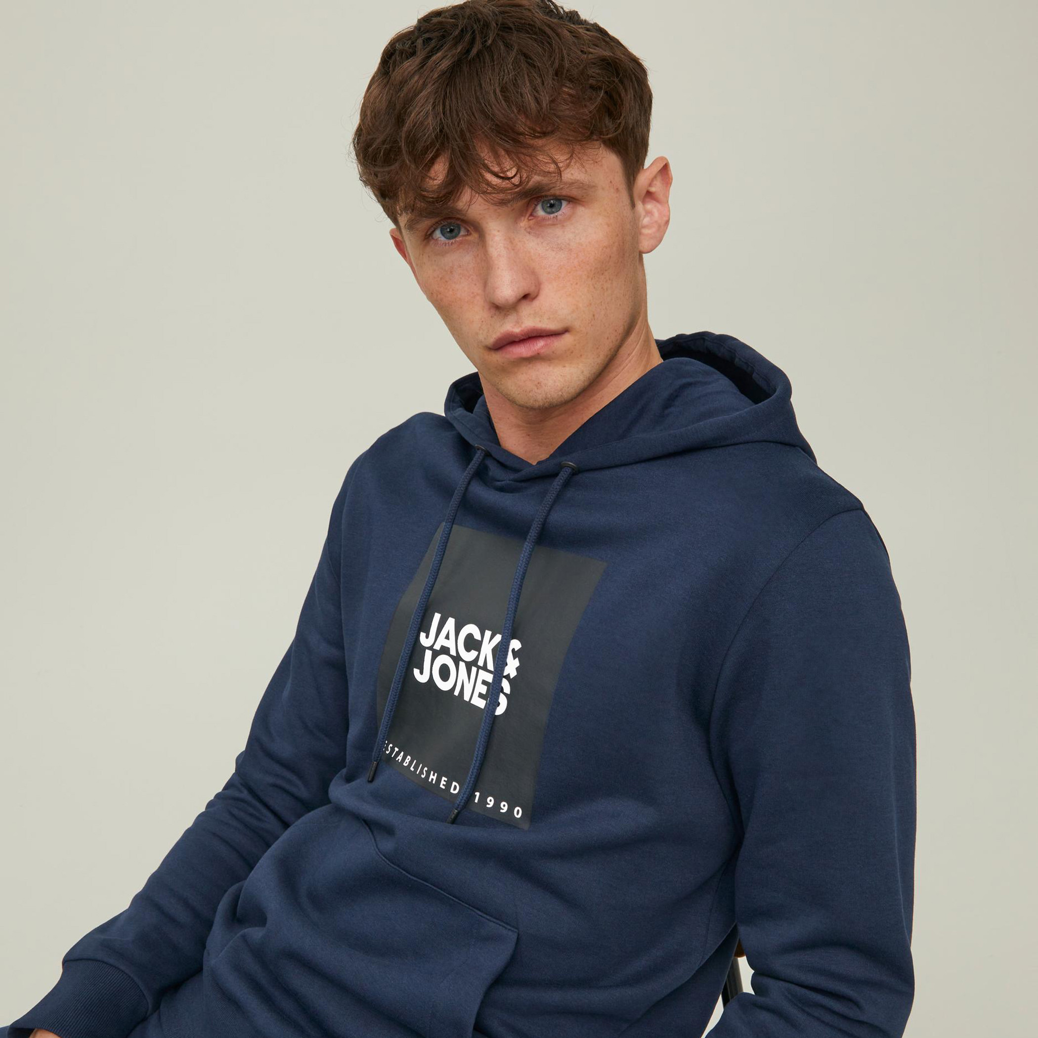 هودي جاك آند جونز بجيب كانغارو مطبوع بلون ازرق للرجال-men-winterwear-hoodiesandsweatshirts-image-7