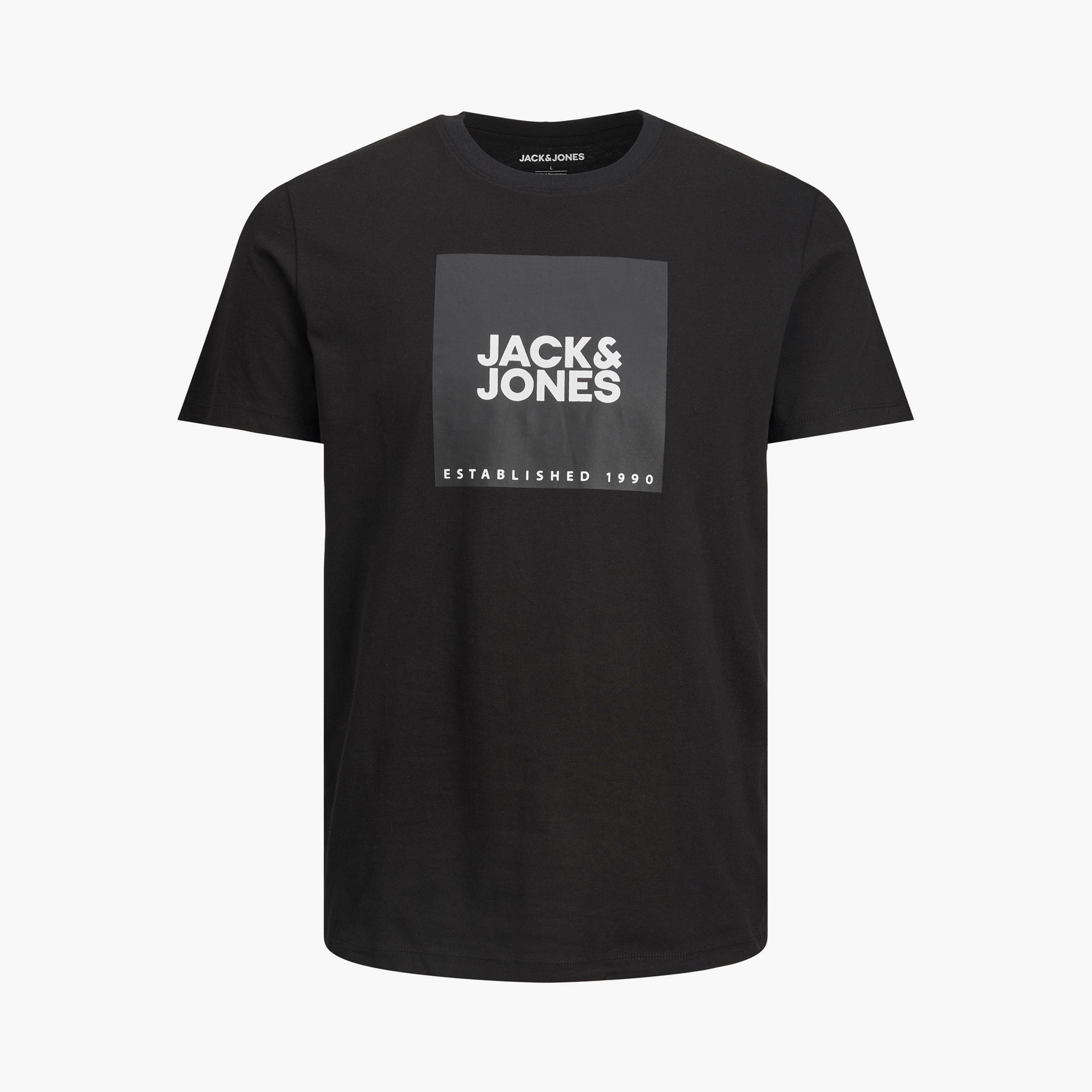 تي شيرت رجالي من جاك آند جونز بأكمام قصيرة و ياقة مستديرة و مطبوع مع لون اسود-men-clothing-tshirtsandpolos-tshirts-image-1