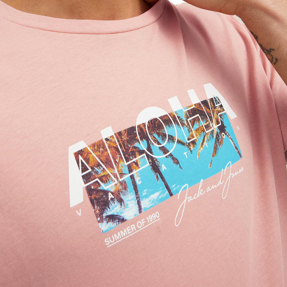 قميص رجالي بأكمام قصيرة وياقة دائرية وطبعات مرجانية من جاك وجوكس-men-clothing-tshirtsandpolos-tshirts-image-3