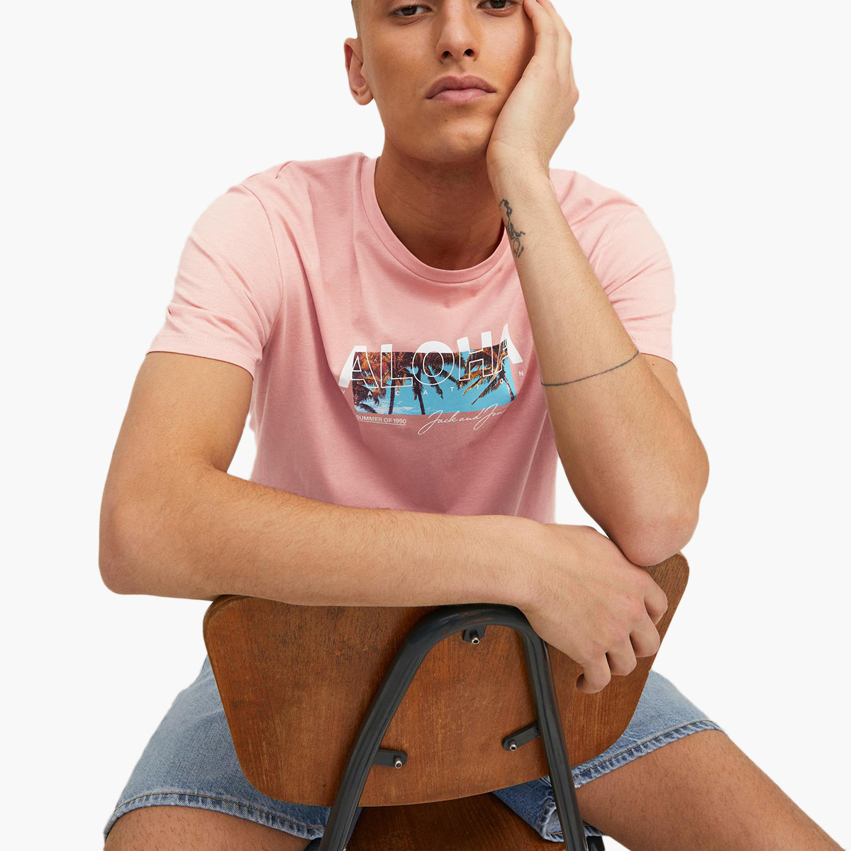 قميص رجالي بأكمام قصيرة وياقة دائرية وطبعات مرجانية من جاك وجوكس-men-clothing-tshirtsandpolos-tshirts-image-6