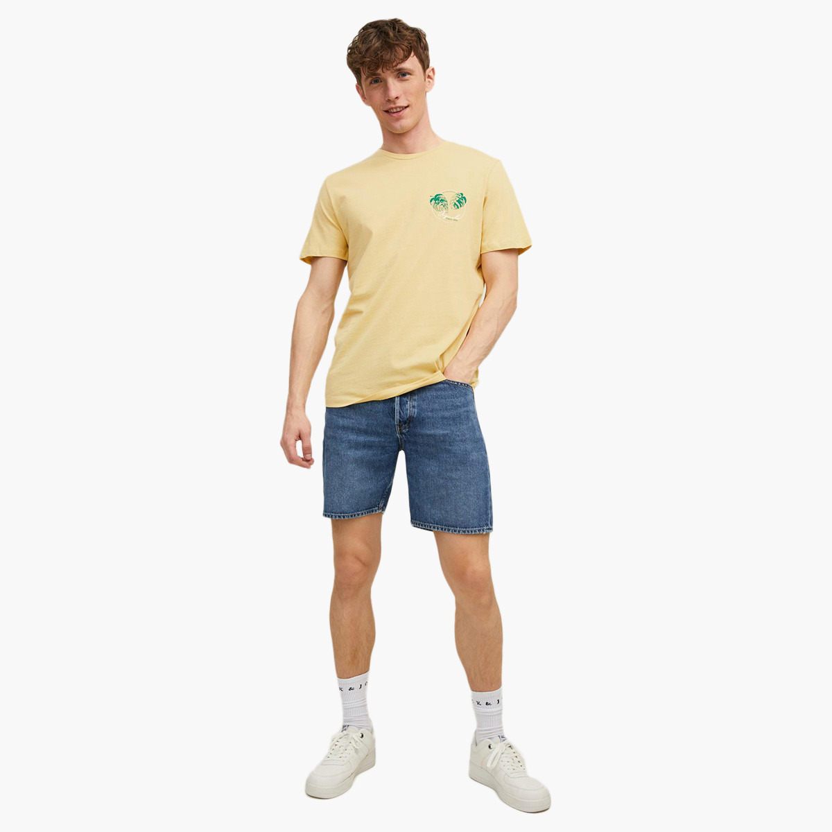 تي شيرت جاك آند جونز رجالي أصفر مطبوع بياقة مستديرة وأكمام قصيرة-men-clothing-tshirtsandpolos-tshirts-image-4