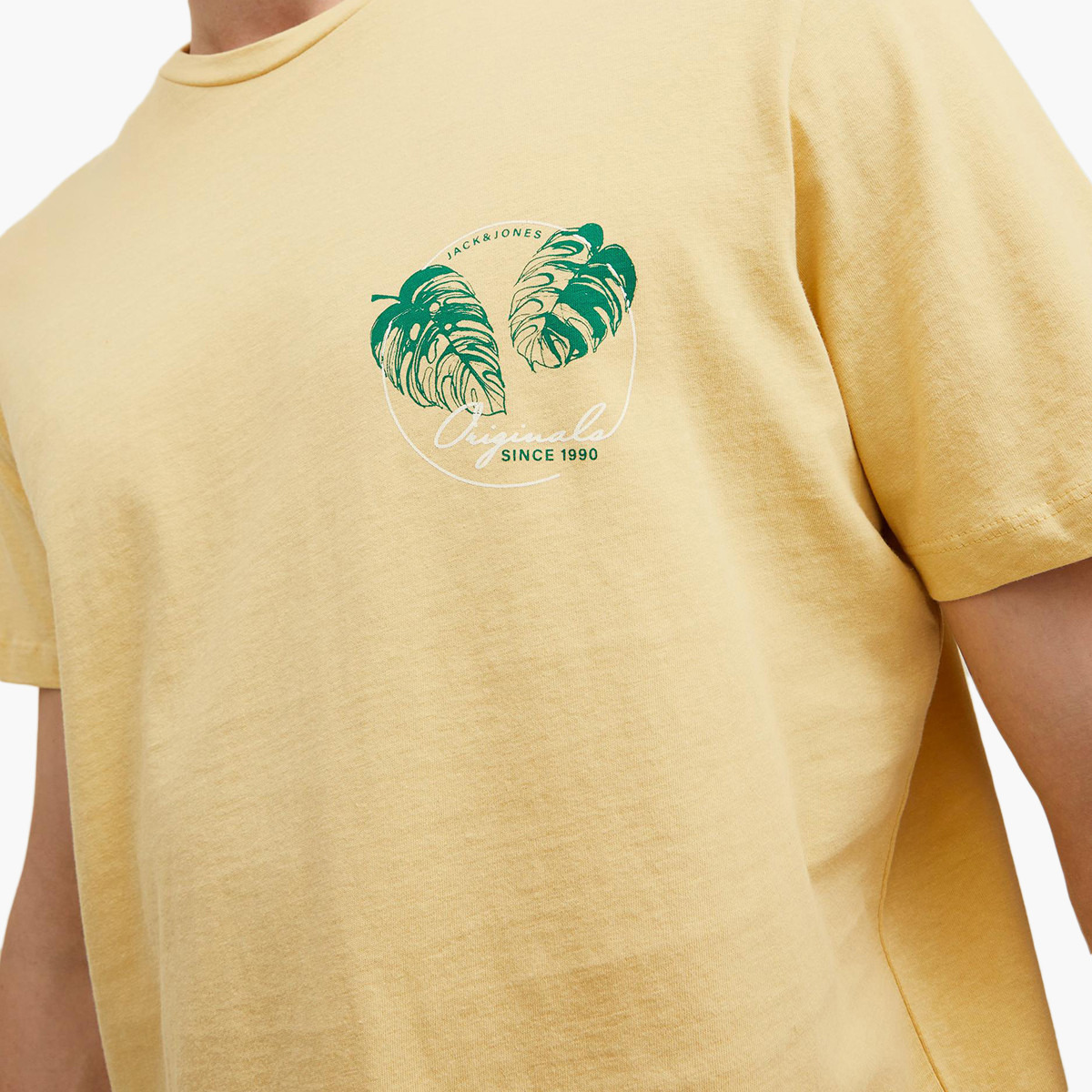 تي شيرت جاك آند جونز رجالي أصفر مطبوع بياقة مستديرة وأكمام قصيرة-men-clothing-tshirtsandpolos-tshirts-image-6