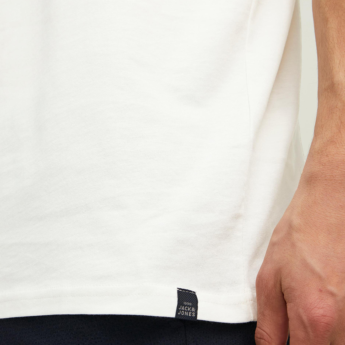 قميص جاك وجوكس بأكمام قصيرة وياقة دائرية وطبعة بيضاء للرجال-men-clothing-tshirtsandpolos-tshirts-image-4