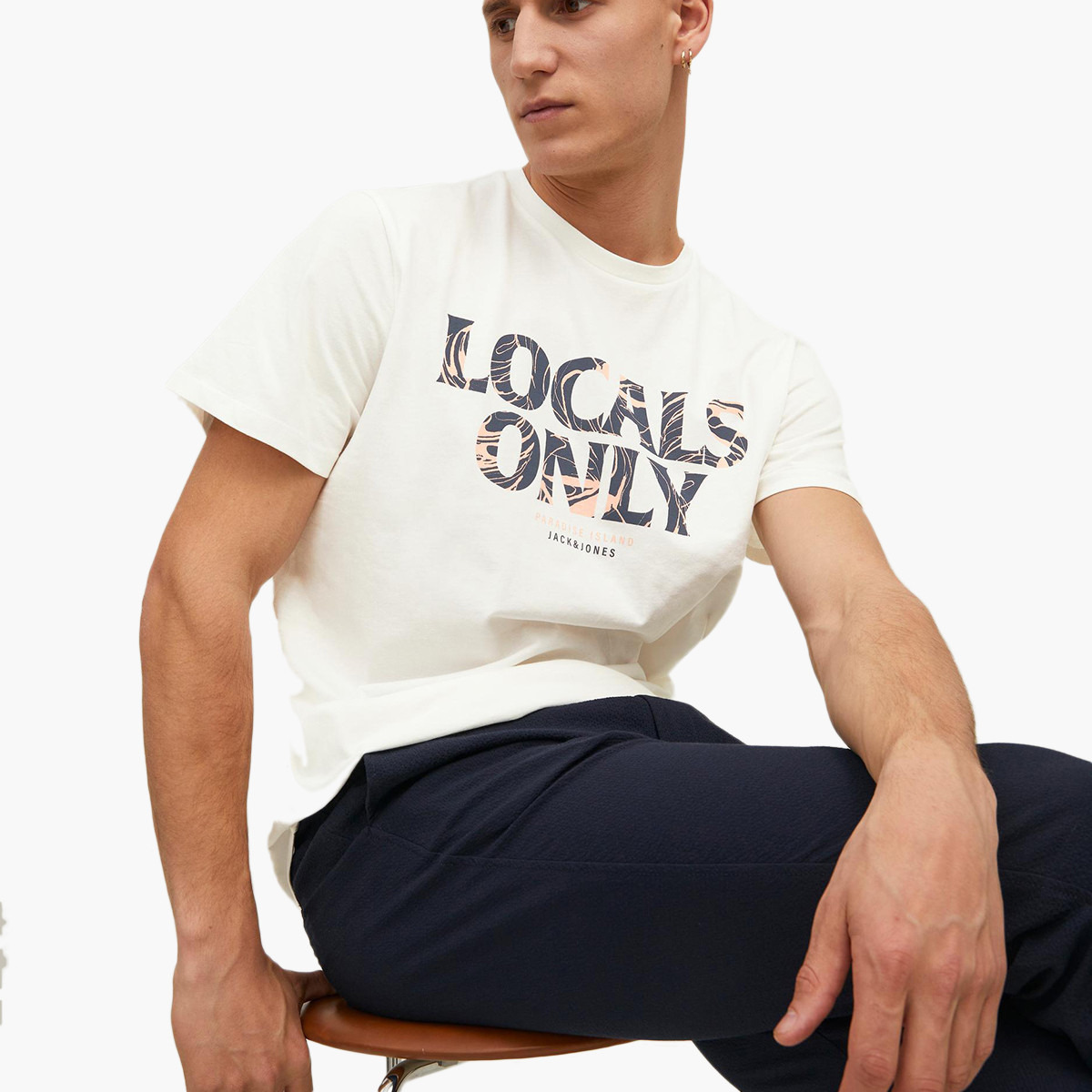قميص جاك وجوكس بأكمام قصيرة وياقة دائرية وطبعة بيضاء للرجال-men-clothing-tshirtsandpolos-tshirts-image-7