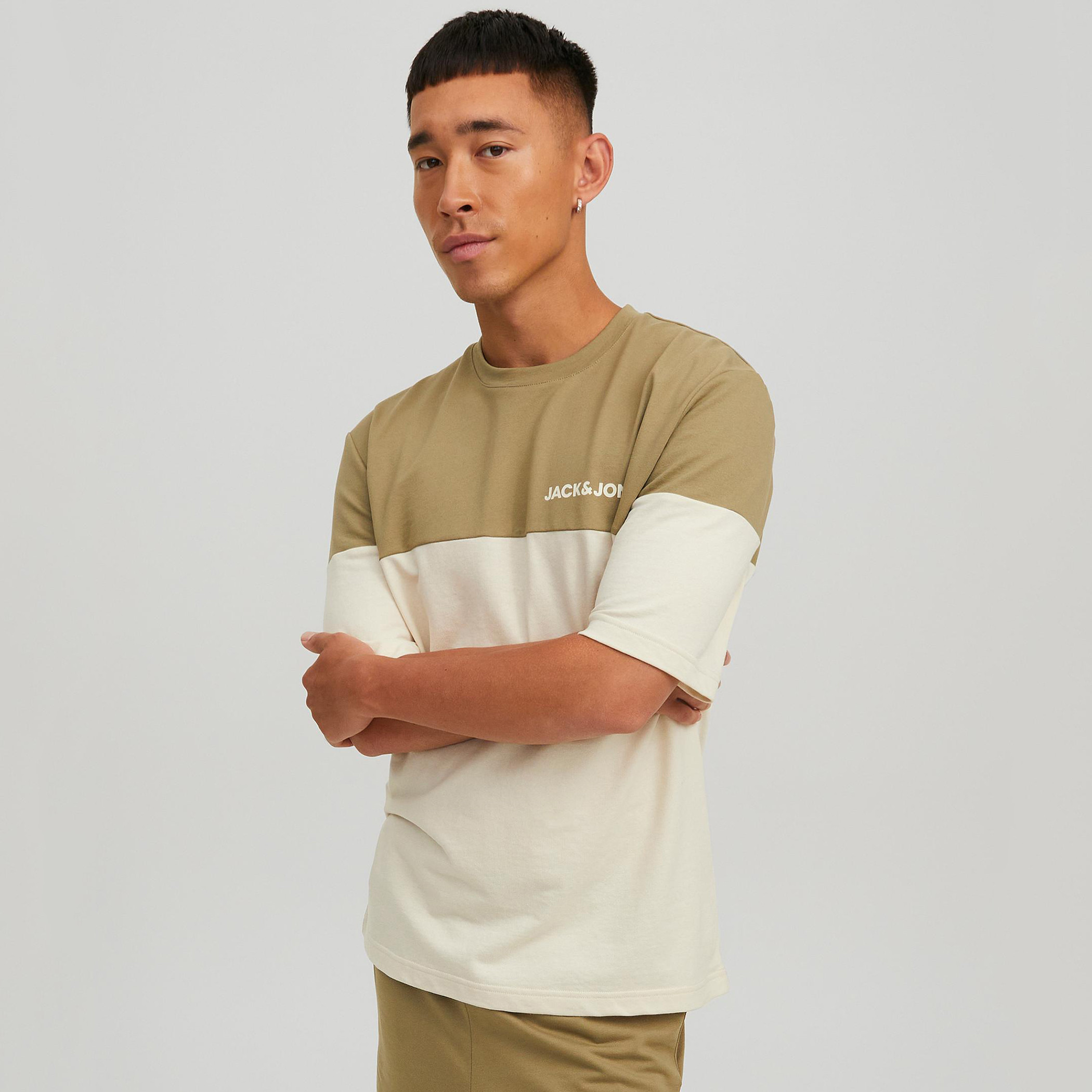 طقم تي شيرت وشورت من جاك آند جونز رجالي أزرق اللون برقبة مستديرة وشورت-men-clothing-nightwear-sets-image-8