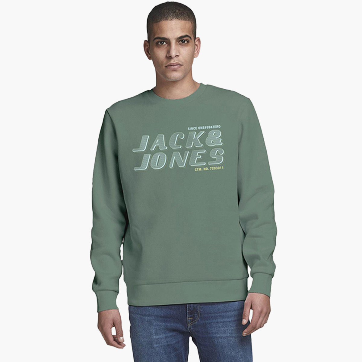القميص من النوع الثقيل جاك آند جونز رجالي بياقة مستديرة وشعار أخضر-men-winterwear-hoodiesandsweatshirts-image-1