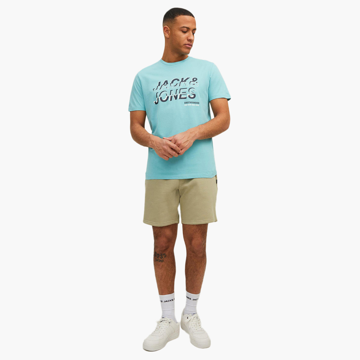 تي شيرت جاك آند جونز رجالي أزرق مطبوع بياقة مستديرة وأكمام قصيرة-men-clothing-tshirtsandpolos-tshirts-image-2