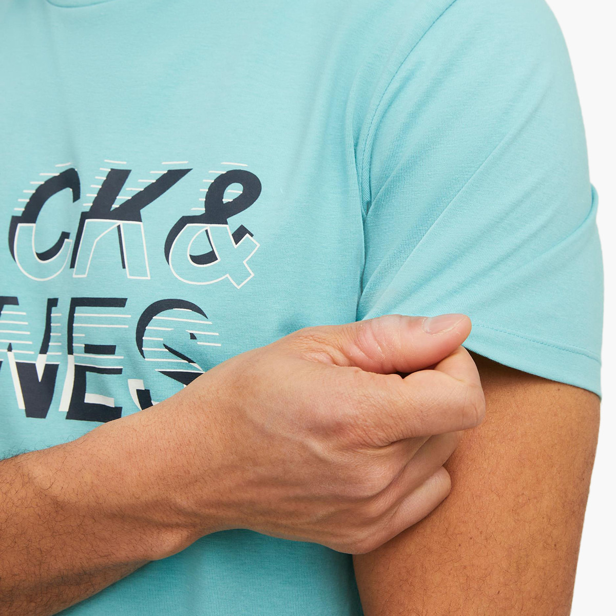 تي شيرت جاك آند جونز رجالي أزرق مطبوع بياقة مستديرة وأكمام قصيرة-men-clothing-tshirtsandpolos-tshirts-image-6