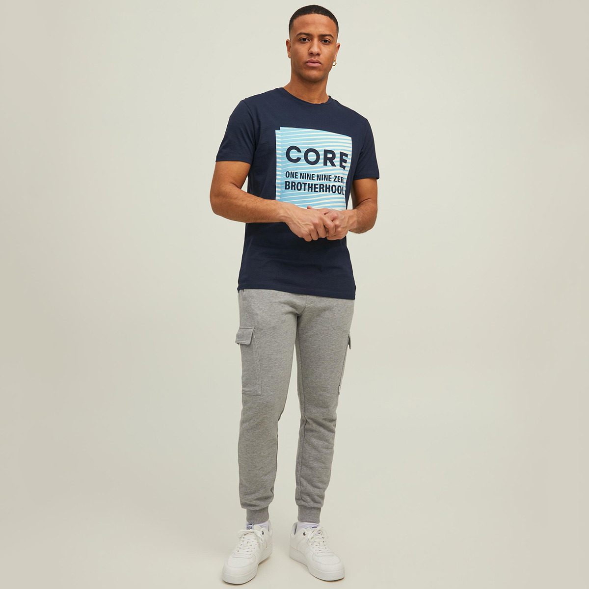 تي شيرت جاك آند جونز بأكمام قصيرة وياقة دائرية وطبعة أزرق كحلي للرجال-men-clothing-tshirtsandpolos-tshirts-image-4