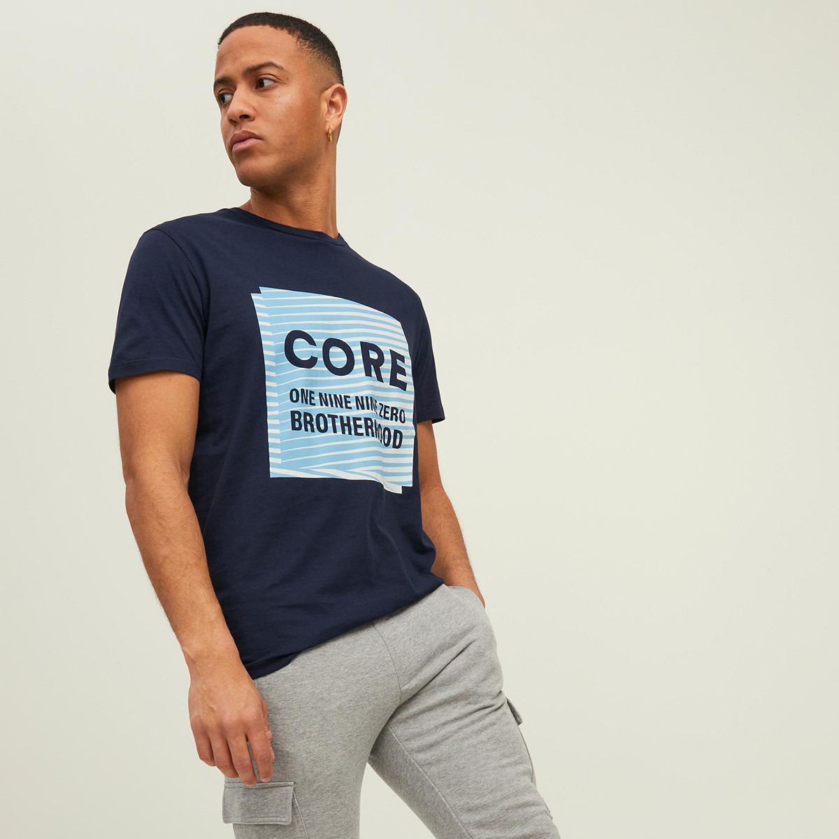 تي شيرت جاك آند جونز بأكمام قصيرة وياقة دائرية وطبعة أزرق كحلي للرجال-men-clothing-tshirtsandpolos-tshirts-image-6