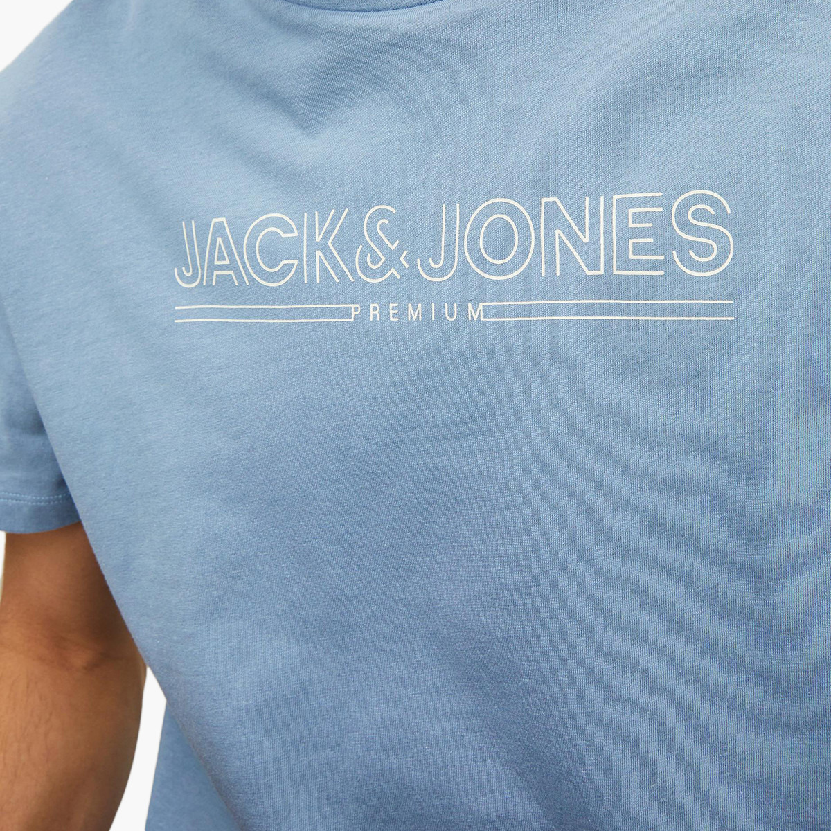 القميص من النوع الثقيل جاك آند جونز رجالي بأكمام قصيرة وياقة دائرية وشعار أزرق-men-clothing-tshirtsandpolos-tshirts-image-6