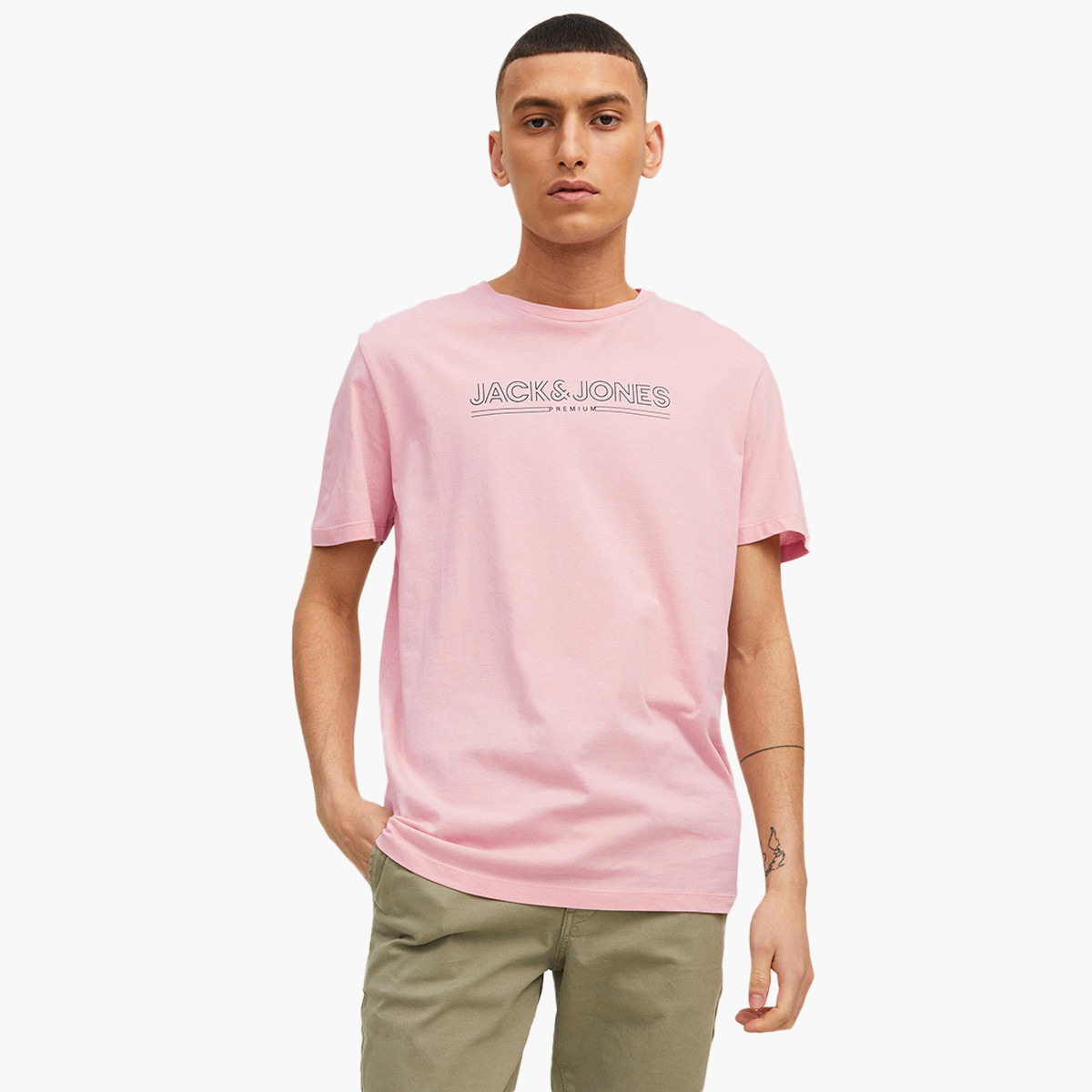 تي شيرت جاك آند جونز رجالي وردي بياقة مستديرة وأكمام قصيرة-men-clothing-tshirtsandpolos-tshirts-image-1