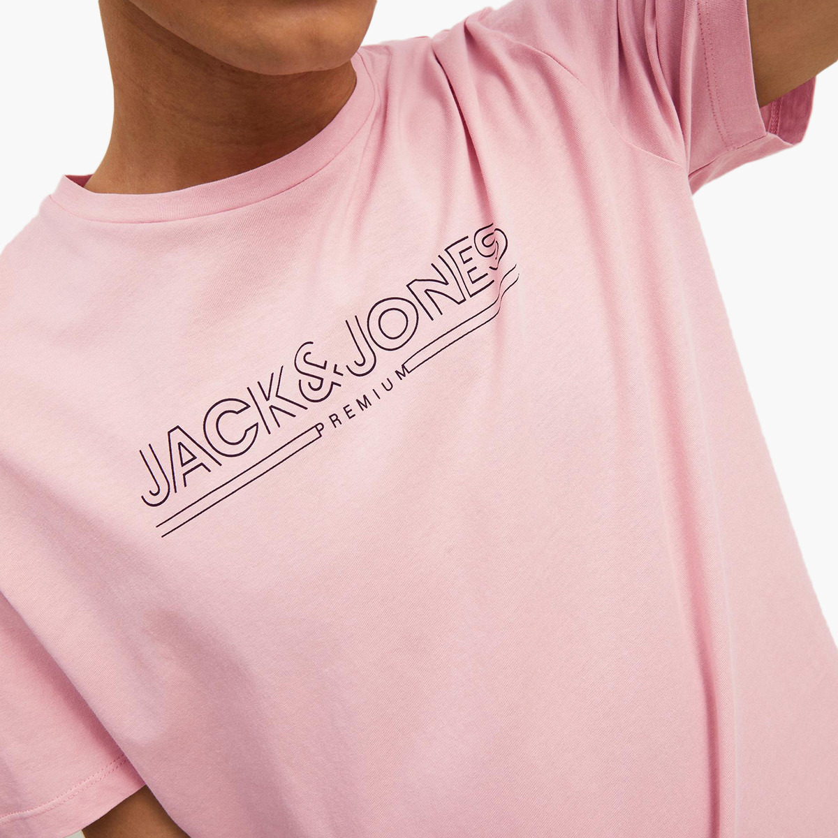 تي شيرت جاك آند جونز رجالي وردي بياقة مستديرة وأكمام قصيرة-men-clothing-tshirtsandpolos-tshirts-image-3
