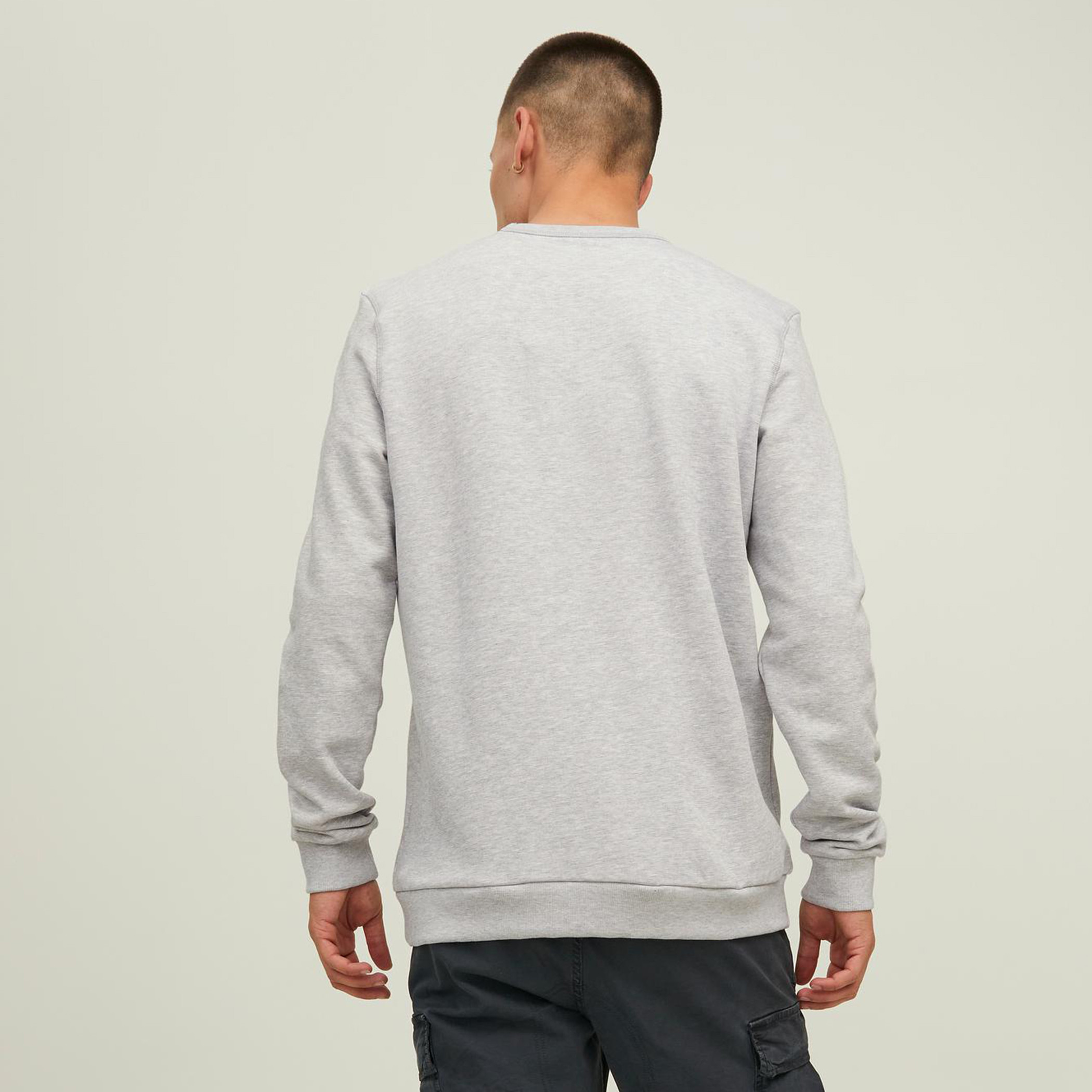 سويت شيرت جاك آند جونز رجالي بلون اسود مطبوع و رقبة دائرية-men-winterwear-hoodiesandsweatshirts-image-22