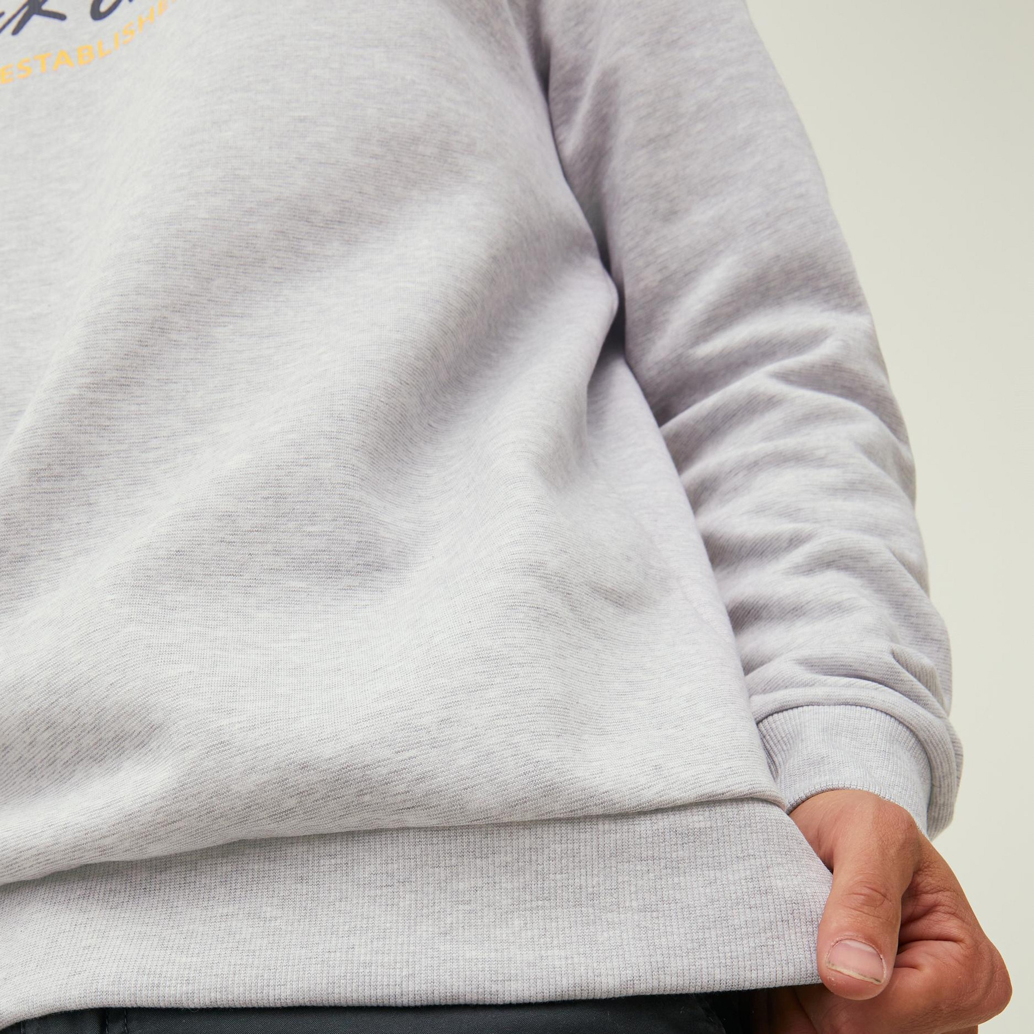 سويت شيرت جاك آند جونز رجالي بلون اسود مطبوع و رقبة دائرية-men-winterwear-hoodiesandsweatshirts-image-27