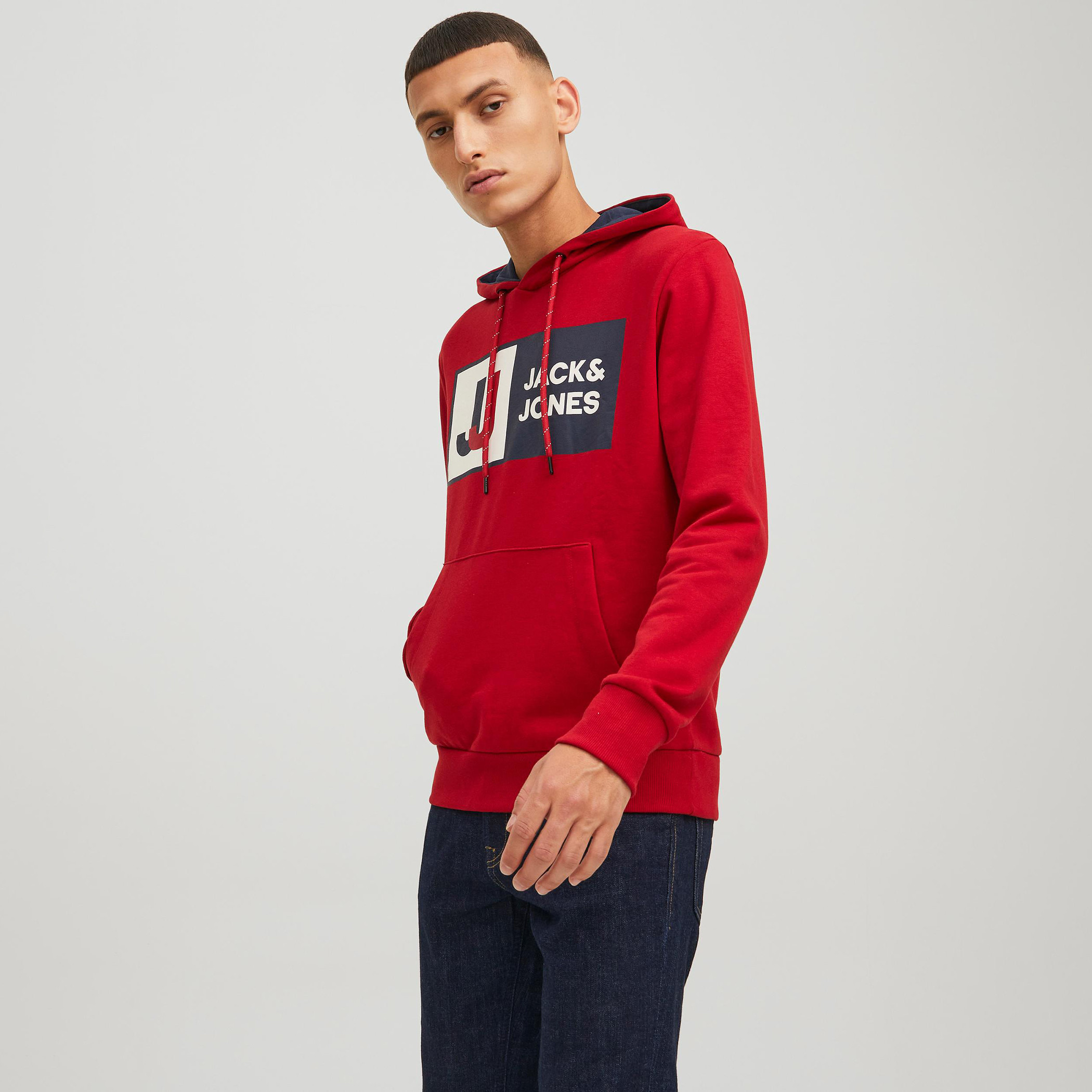 هودي جاك آند جونز من ستاندرد فيت بجيب كانغارو و مطبوع احمر للرجال-men-winterwear-hoodiesandsweatshirts-image-1