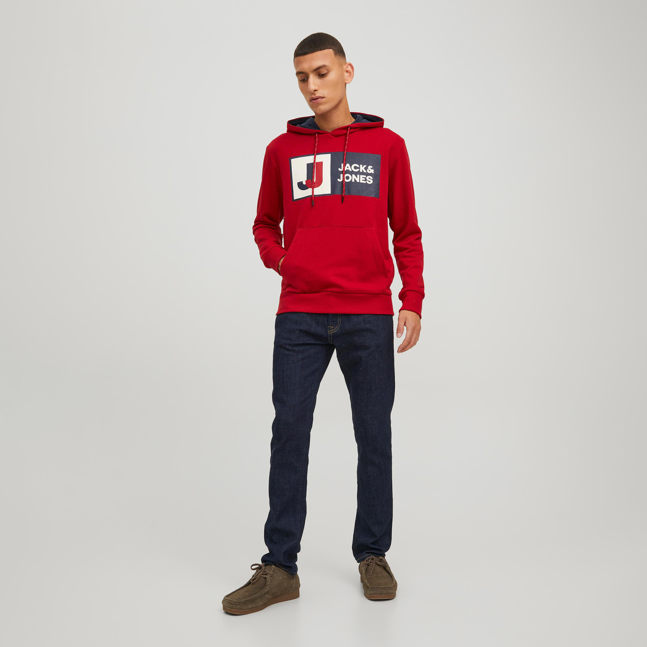 هودي جاك آند جونز من ستاندرد فيت بجيب كانغارو و مطبوع احمر للرجال-men-winterwear-hoodiesandsweatshirts-image-5