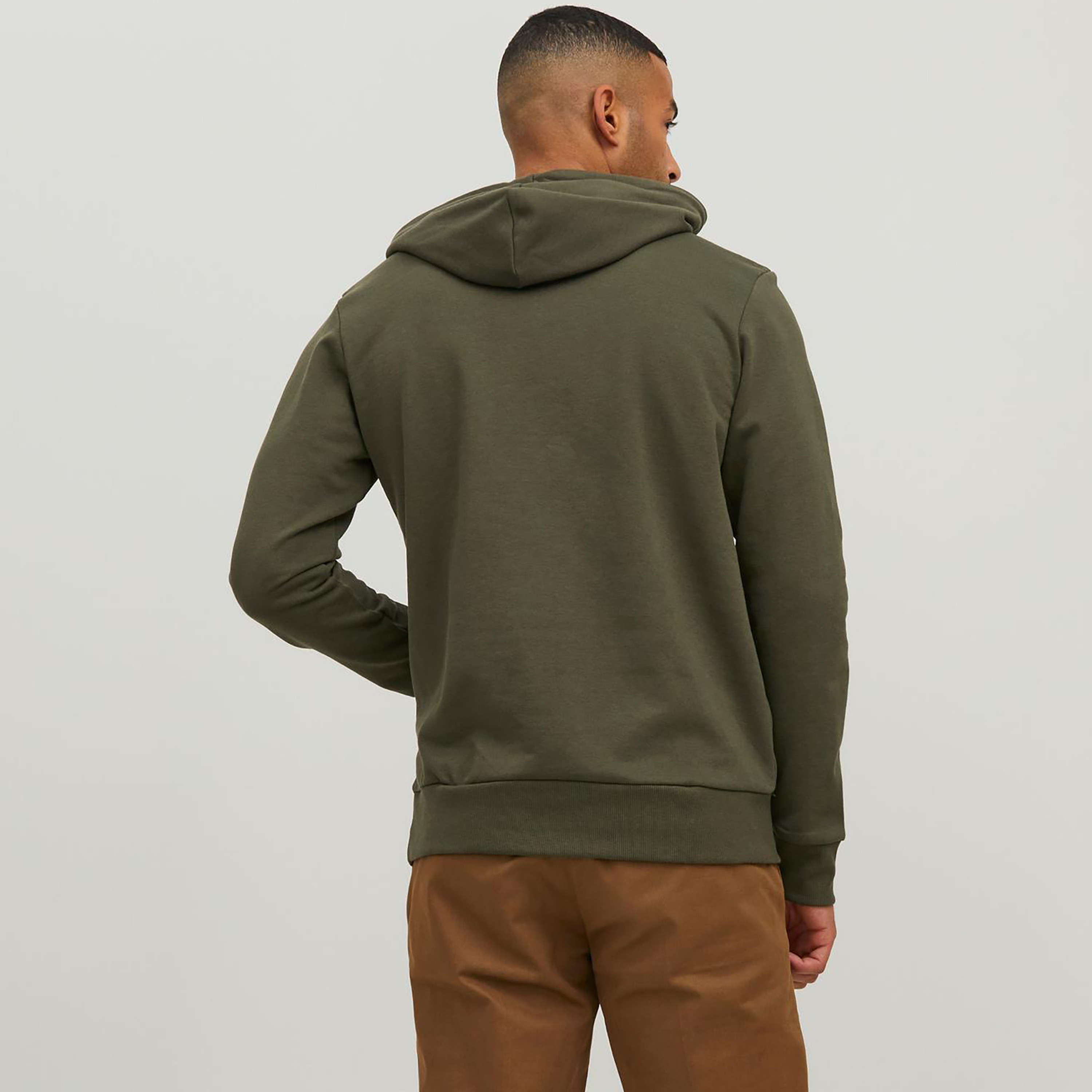 هودي من جاك آند جونز مطبوع بأكمام طويلة مع جيب كانغارو-men-winterwear-hoodiesandsweatshirts-image-4