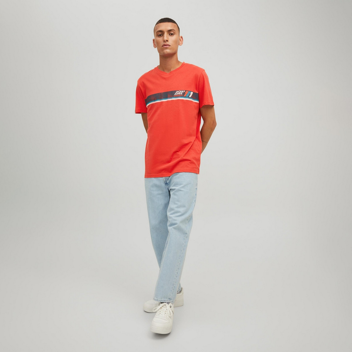 تي شيرت رجالي من جاك آند جونز بأكمام قصيرة و ياقة مستديرة و مطبوع مع لون بني-men-clothing-tshirtsandpolos-tshirts-image-14