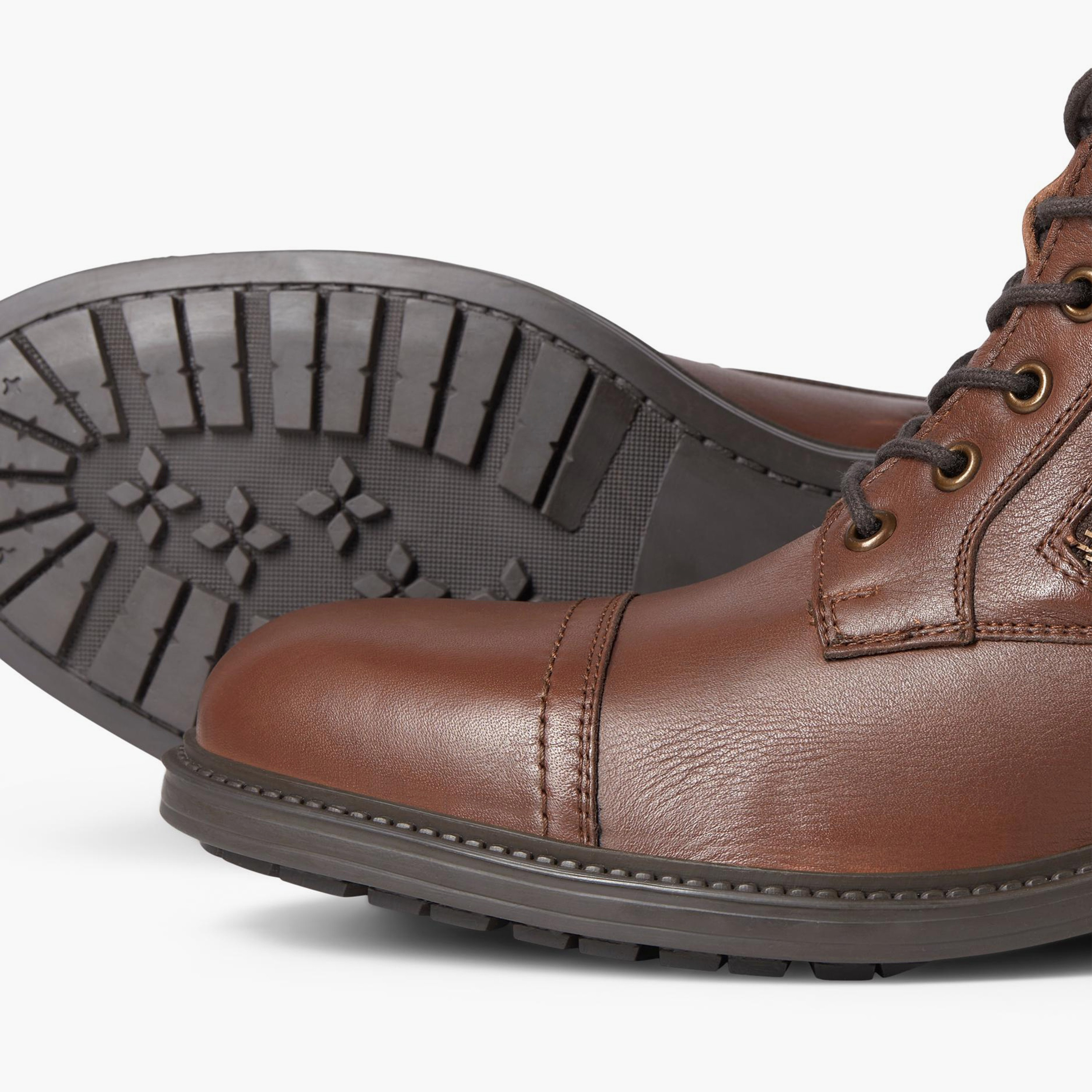 حذاء رجالي من جاك اند جونز مصنوع من الجلد جافهولاند بسحاب علوي وإغلاق | 12217007-men-shoes-boots-image-7