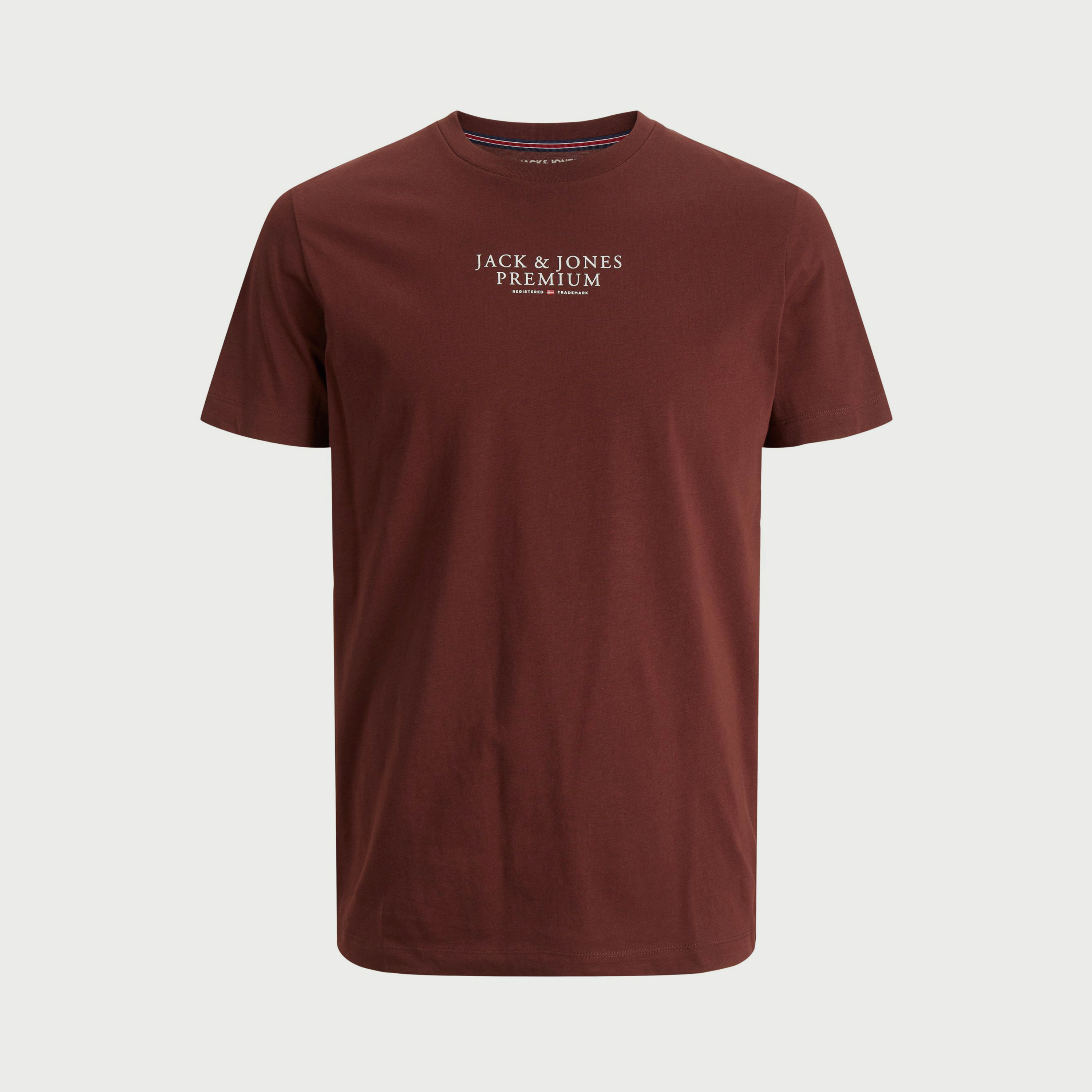 تي شيرت من جاك آند جونز مطبوع بأكمام قصيرة و ياقة مستديرة-men-clothing-tshirtsandpolos-tshirts-image-1