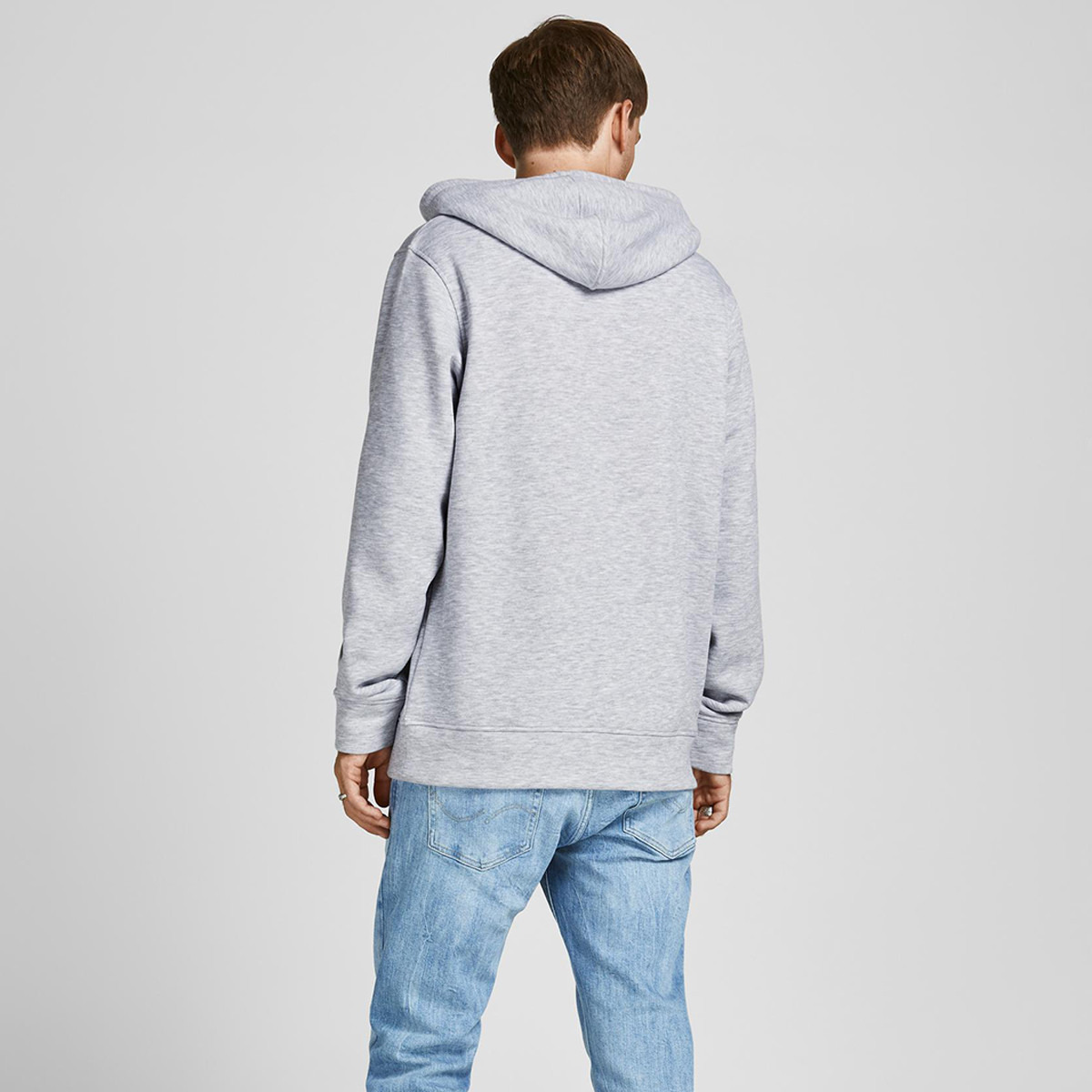جاك آند جونز هودي رمادي بشعار رجالي-men-winterwear-hoodiesandsweatshirts-image-2