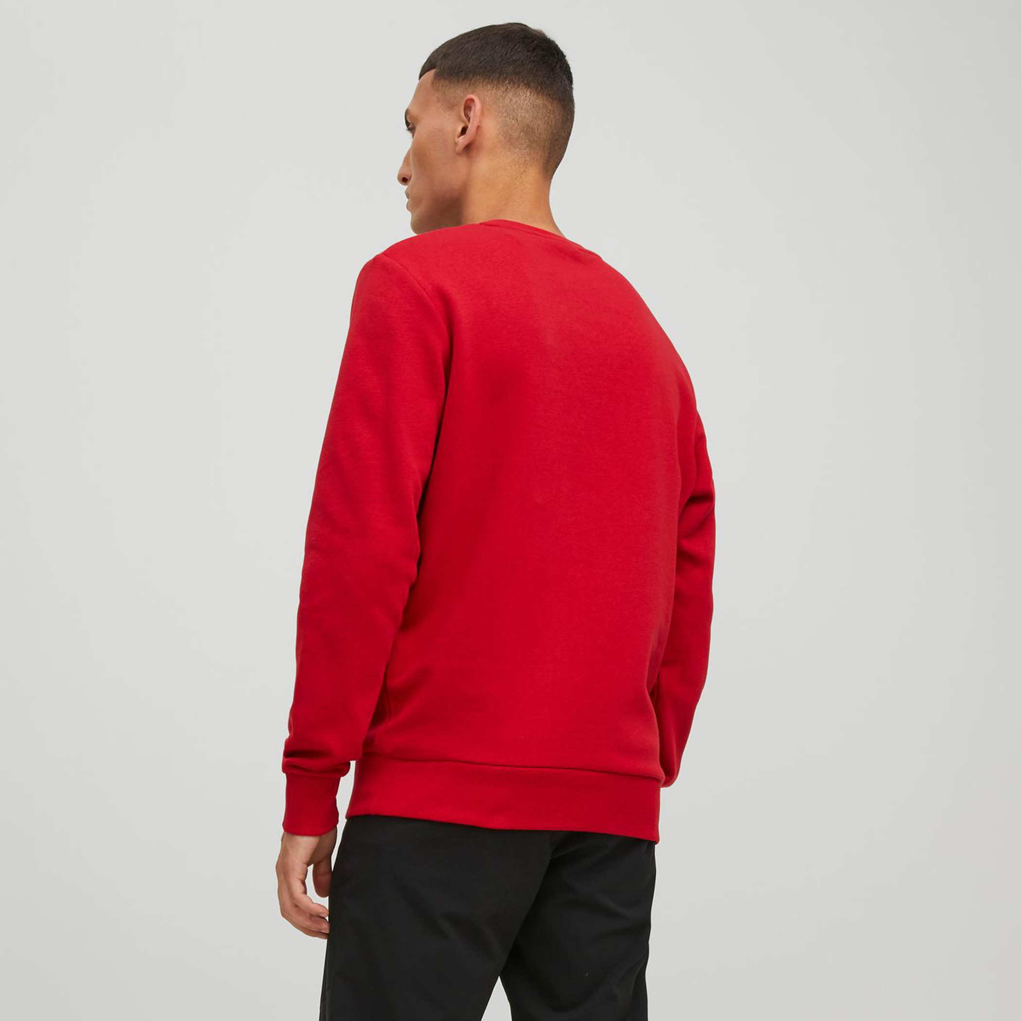 سويت شيرت جاك آند جونز رجالي بلون اسود مطبوع و رقبة دائرية-men-winterwear-hoodiesandsweatshirts-image-23