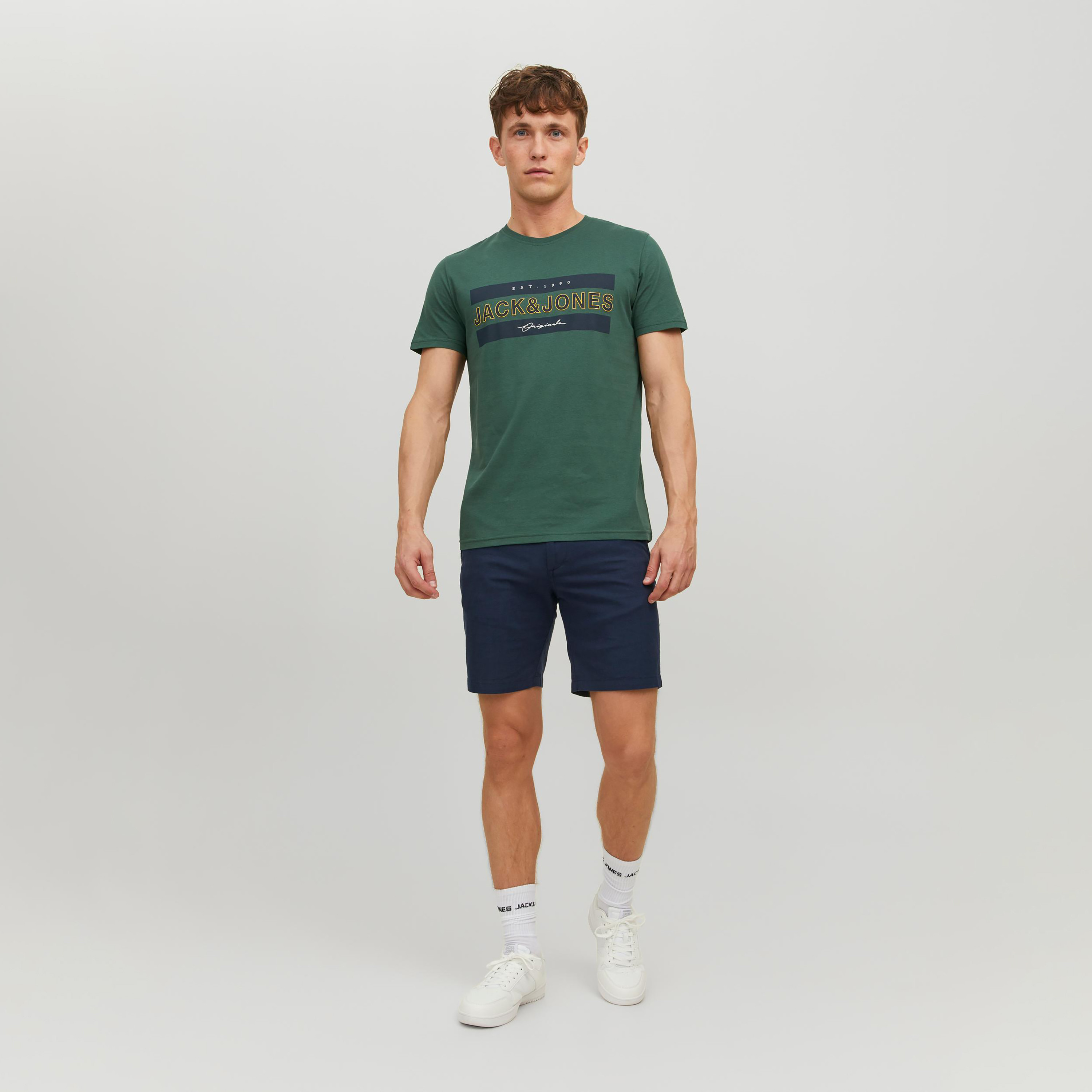 تي شيرت رجالي من جاك آند جونز بأكمام قصيرة و ياقة مستديرة و مطبوع مع لون أزرق كحلي-men-clothing-tshirtsandpolos-tshirts-image-16
