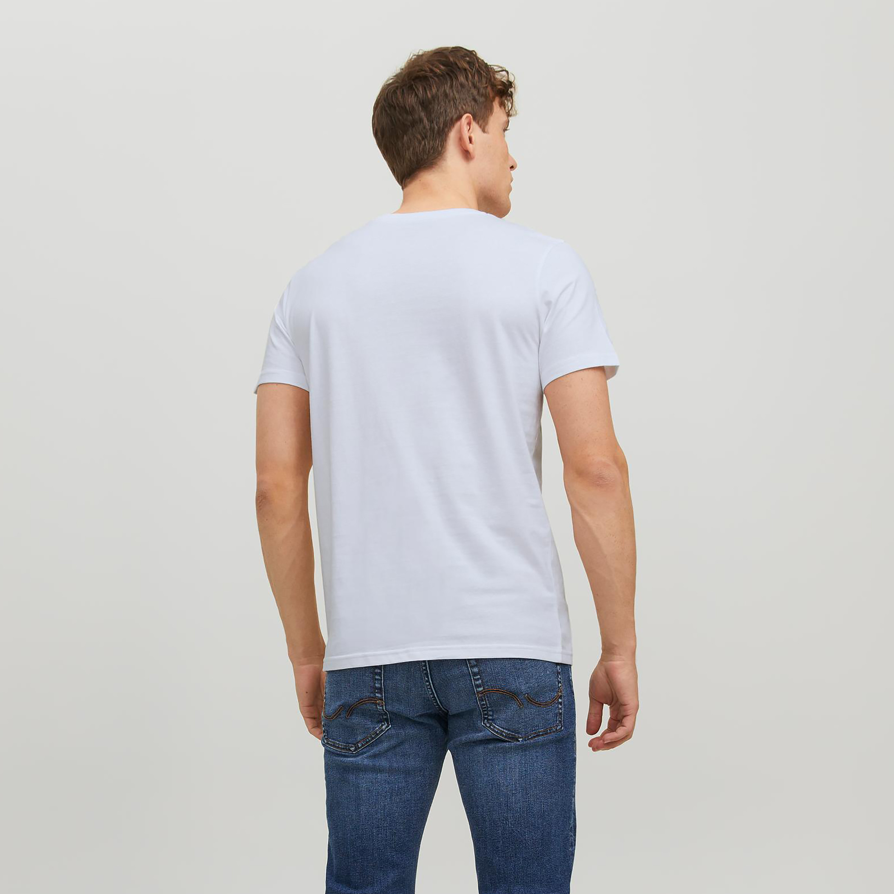 تي شيرت رجالي من جاك آند جونز بأكمام قصيرة و ياقة مستديرة و مطبوع مع لون أزرق كحلي-men-clothing-tshirtsandpolos-tshirts-image-21